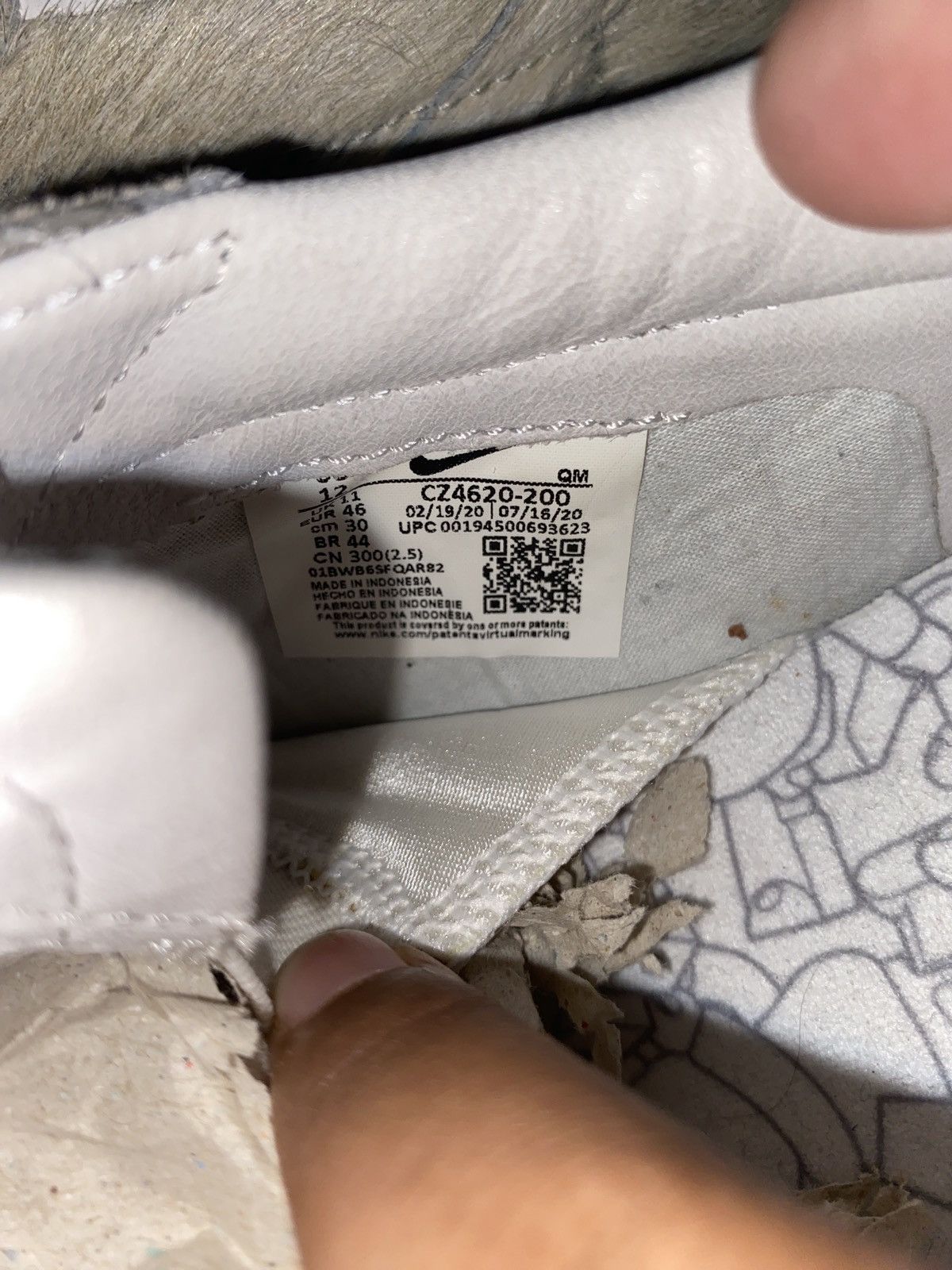 Medicom Toy × Nike (UK 11) BLAZER LOW NIKE X MEDICOM TOY Size US 11 / EU 44 - 9 Thumbnail