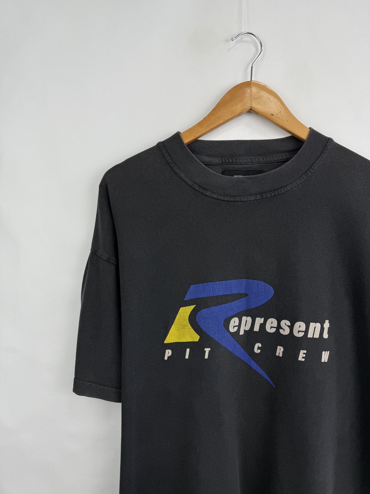 Represent Clo. Y2K Represent Pit Crew T-Shirt Rare Retro Hype Size US XL / EU 56 / 4 - 3 Thumbnail