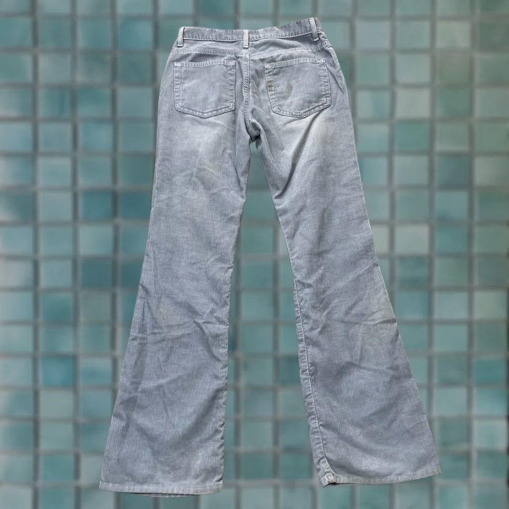 Gap Gap Blue Corduroy Low Rise Flared Leg Pants Womens Small 28 Inseam 31 Ankle Regular Fit Logo Pocket Button Zipper Size 28" / US 6 / IT 42 - 1 Thumbnail