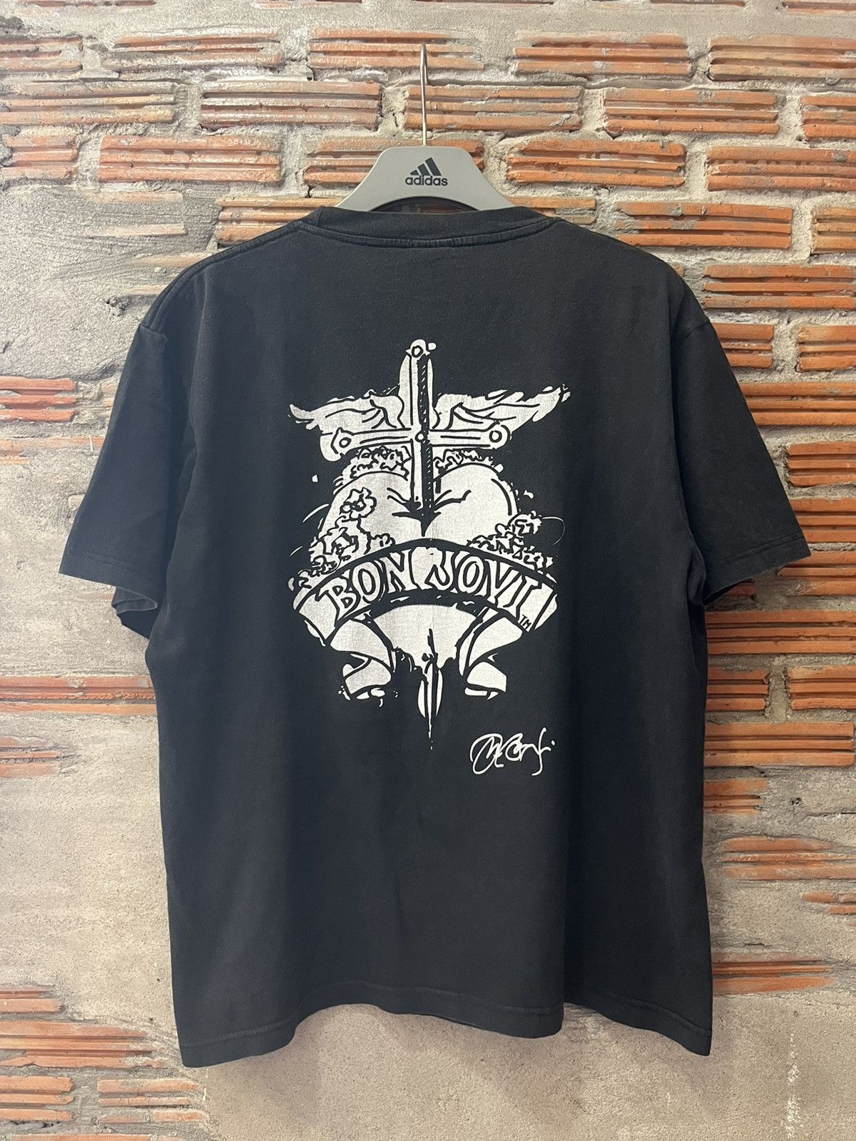 Band Tees Vintage BON JOVI Heart and Dagger 90’s Band tshirt Size US XL / EU 56 / 4 - 3 Thumbnail