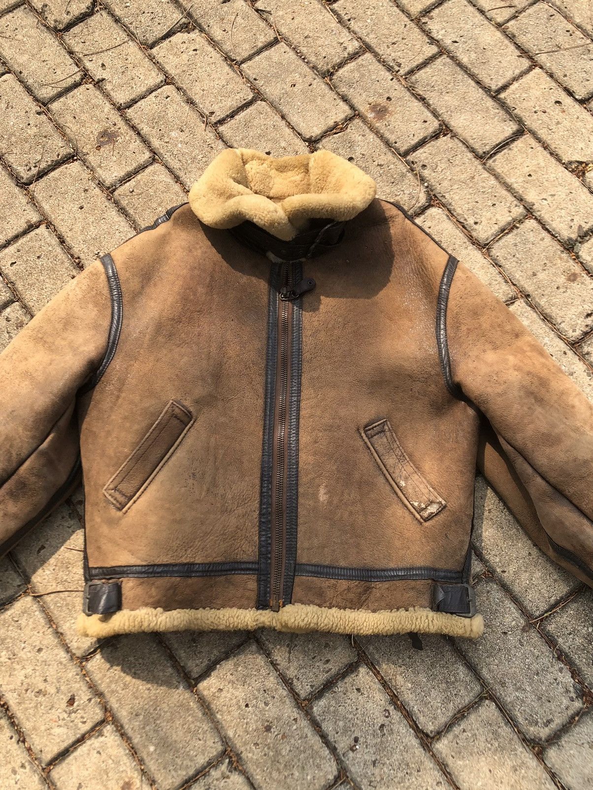 AVIREX sheepskin leather jacket ブラウン L AVIREX Type B-3 Leather Flight Mouton Bomber Jacket brown size 36