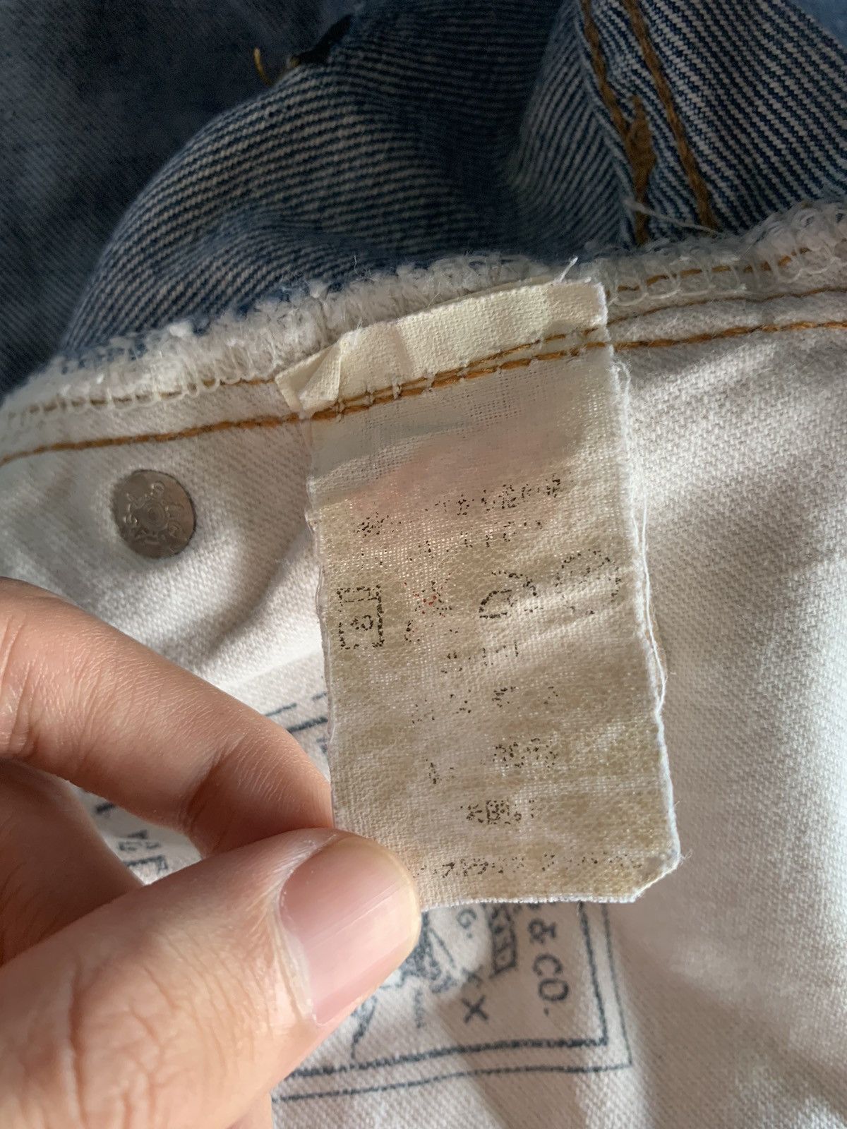 Levi's VINTAGE LEVIS 501XX BIG E SELVEDGE DISTRESSED DENIM Size US 29 - 16 Thumbnail