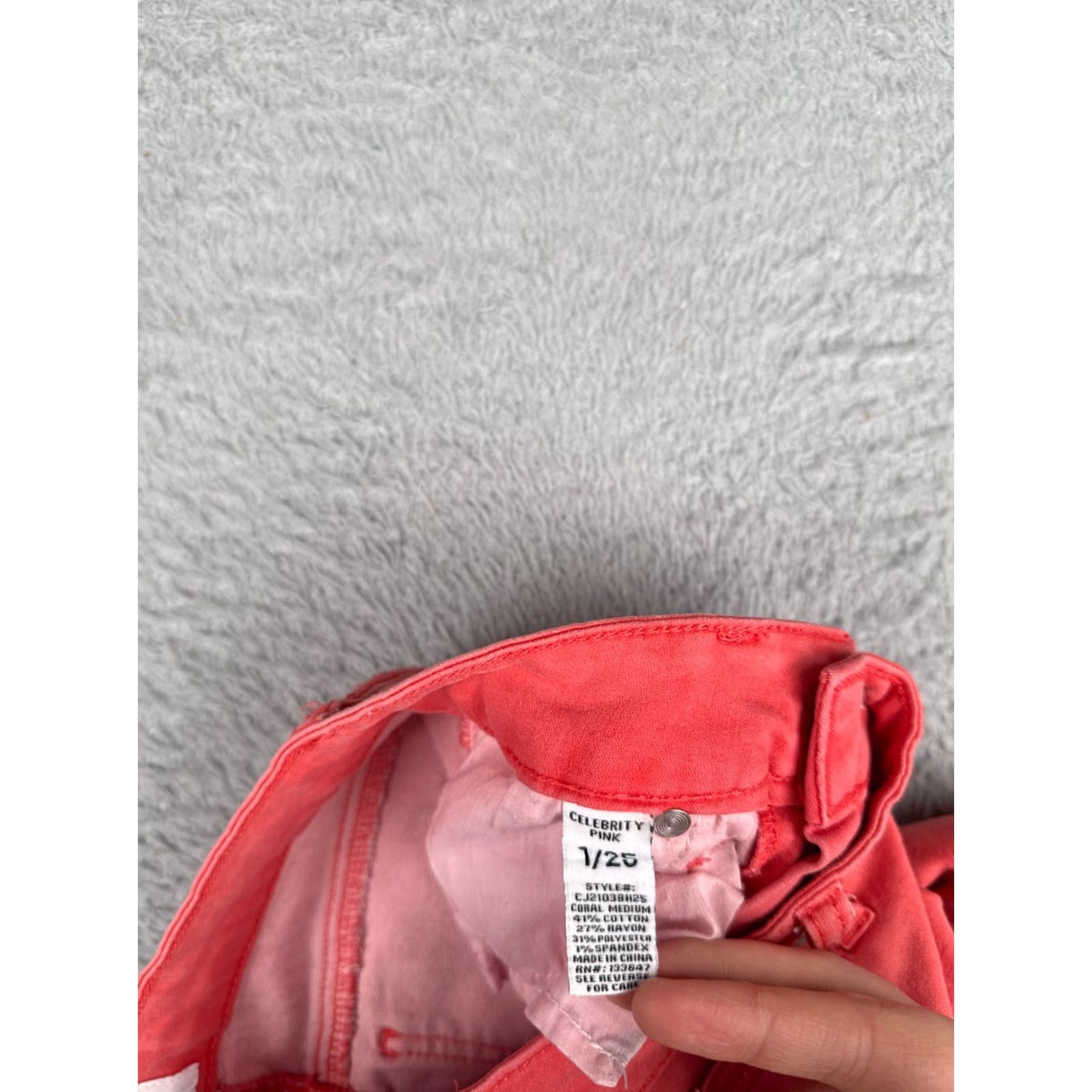 Vintage Celebrity Pink Jeans Junior 1 Coral Denim Skinny Cotton Blend Mid Rise 26x30 Womens Jeans Size 25" / US 0 / IT 36 - 7 Thumbnail