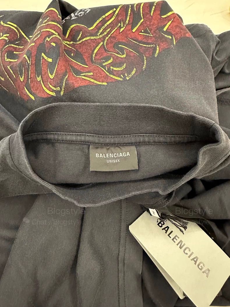 Balenciaga Balenciaga Faded Distressed Logo Long Sleeve T-Shirt Size US M / EU 48-50 / 2 - 6 Thumbnail