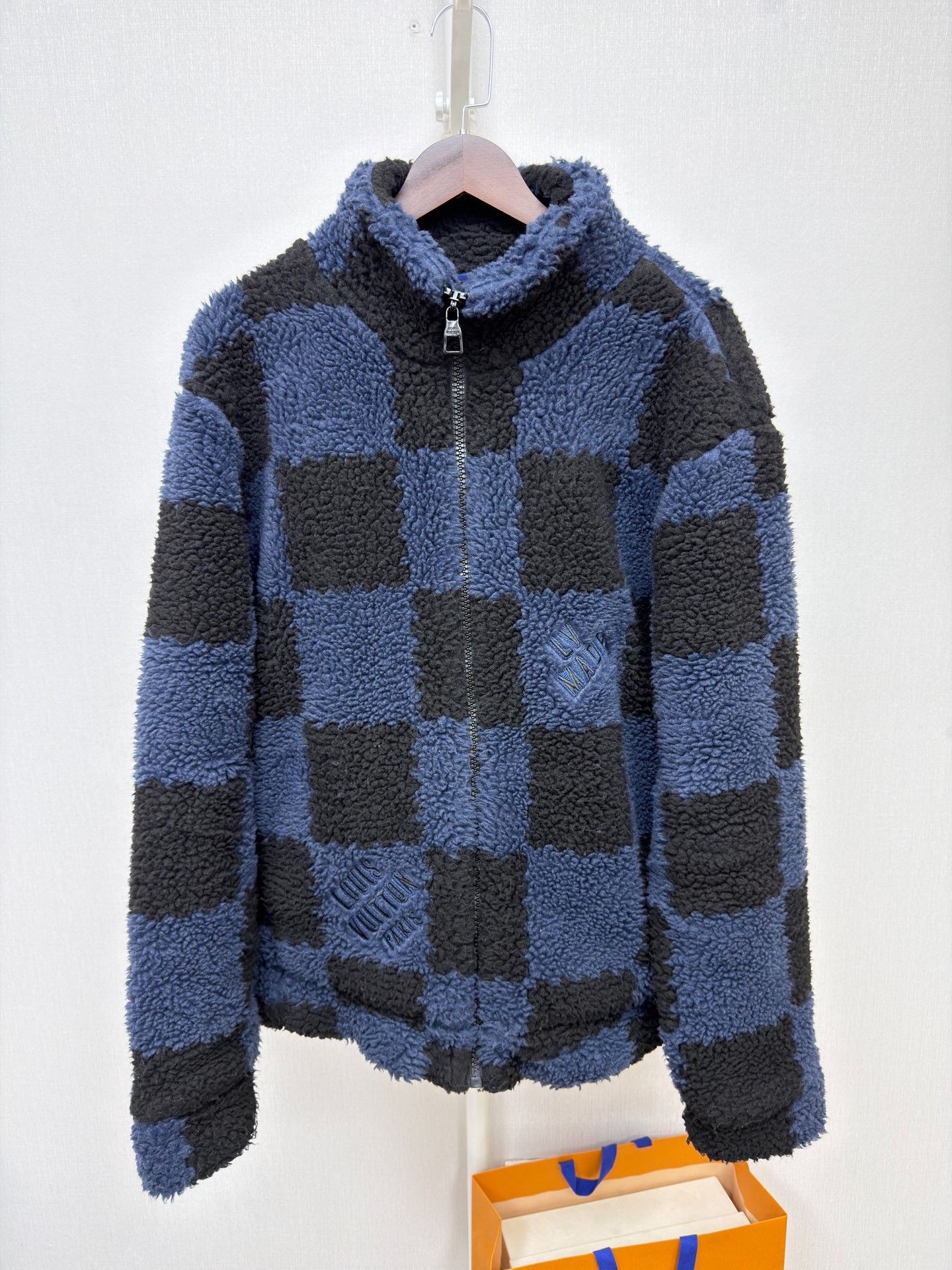 Louis Vuitton Louis Vuitton x Nigo Damier Fleece Jacket Size L Size US L / EU 52-54 / 3 - 1 Thumbnail