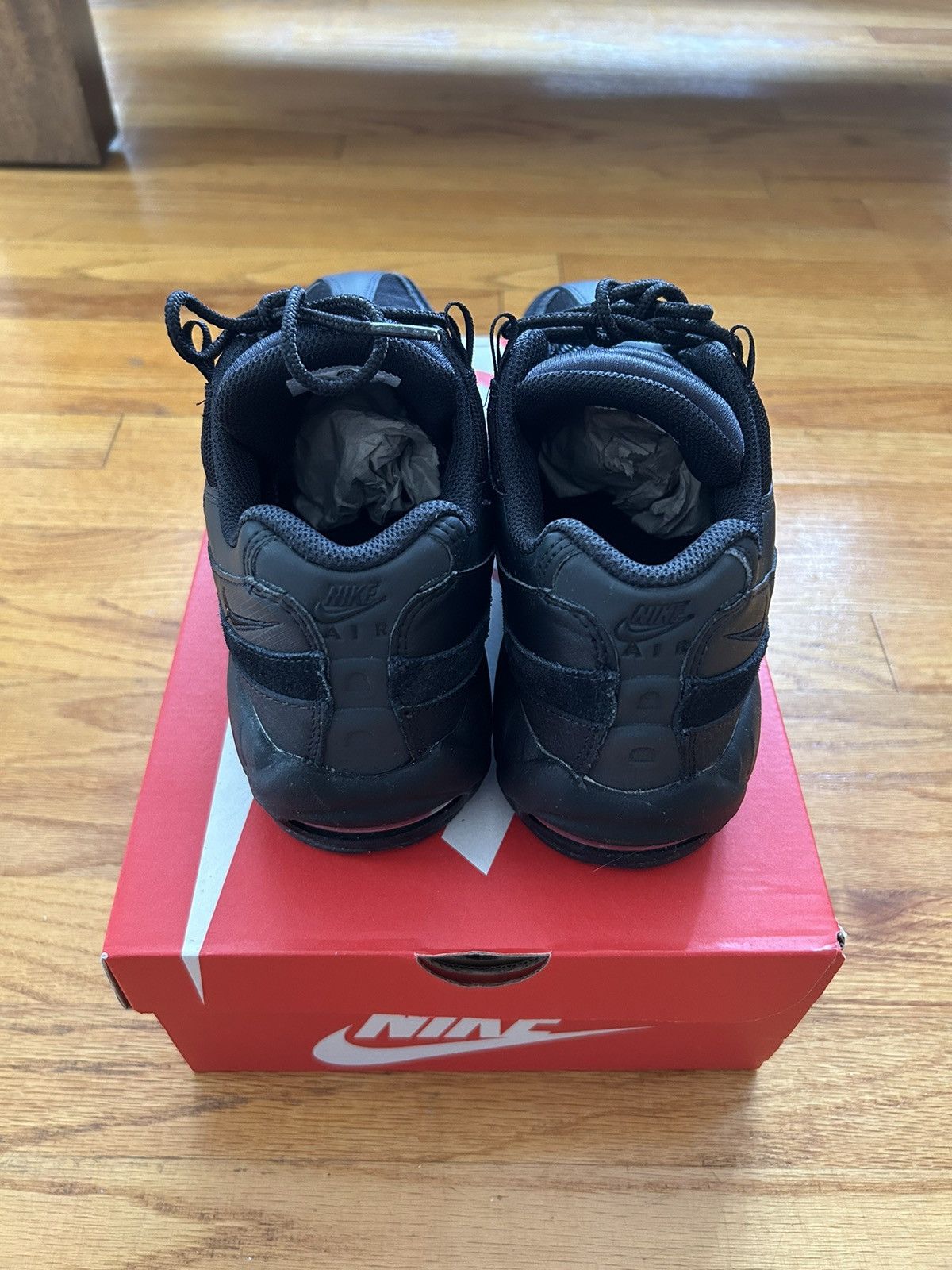 Nike Nike Air Max 95 Black *NEW* Size US 9.5 / EU 42-43 - 4 Thumbnail