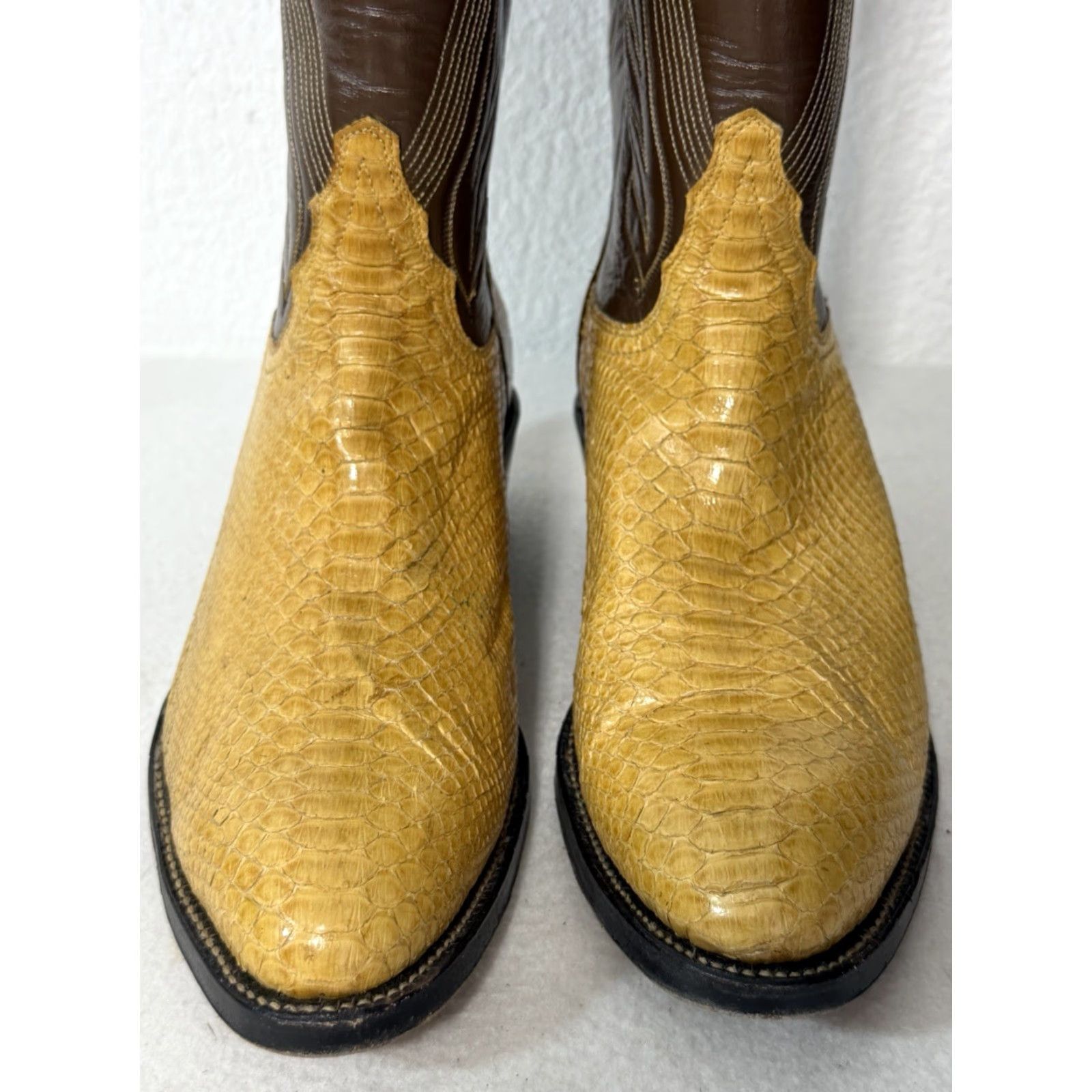 Tony Lama VINTAGE Tony Lama Western Boots Men’s 8.5 D Yellow Brown Exotic Snake 2nd Hand Leather Pull On Almond Toe Mens Size US 9 / EU 42 - 4 Thumbnail