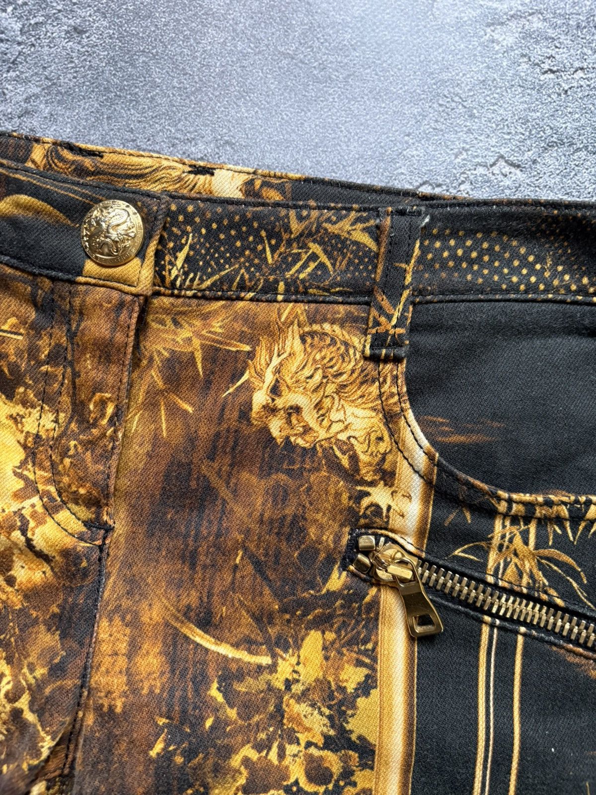 Balmain Vintage Balmain Luxury Black Gold Baroque Print Pants RARE Size 26" / US 2 / IT 38 - 9 Thumbnail