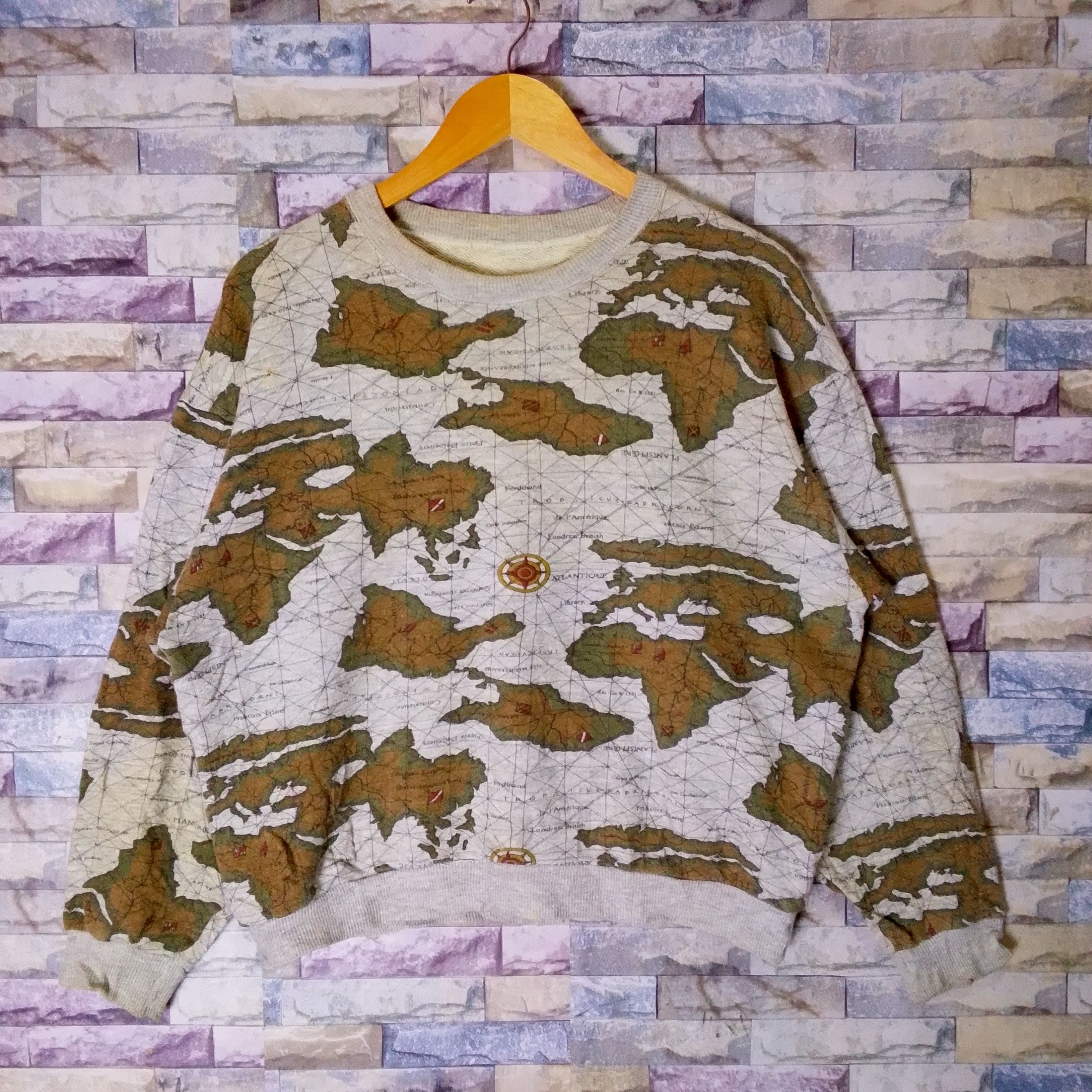 Vintage Vintage Map Boxy Sweatshirt Size US S / EU 44-46 / 1 - 1 Thumbnail