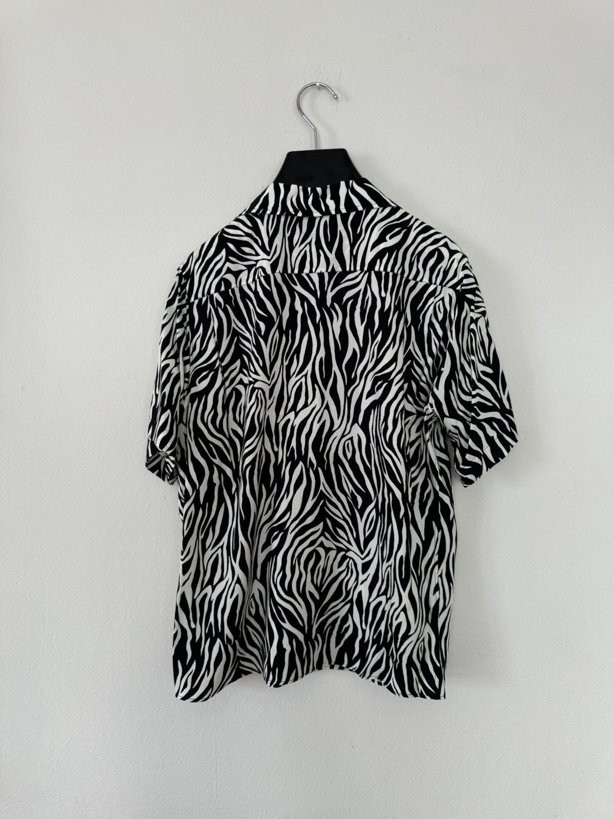 Celine × Hedi Slimane CELINE HAWAIIAN SHIRT IN PRINTED VISCOSE OFF WHITE / BLACK Size US S / EU 44-46 / 1 - 12 Thumbnail