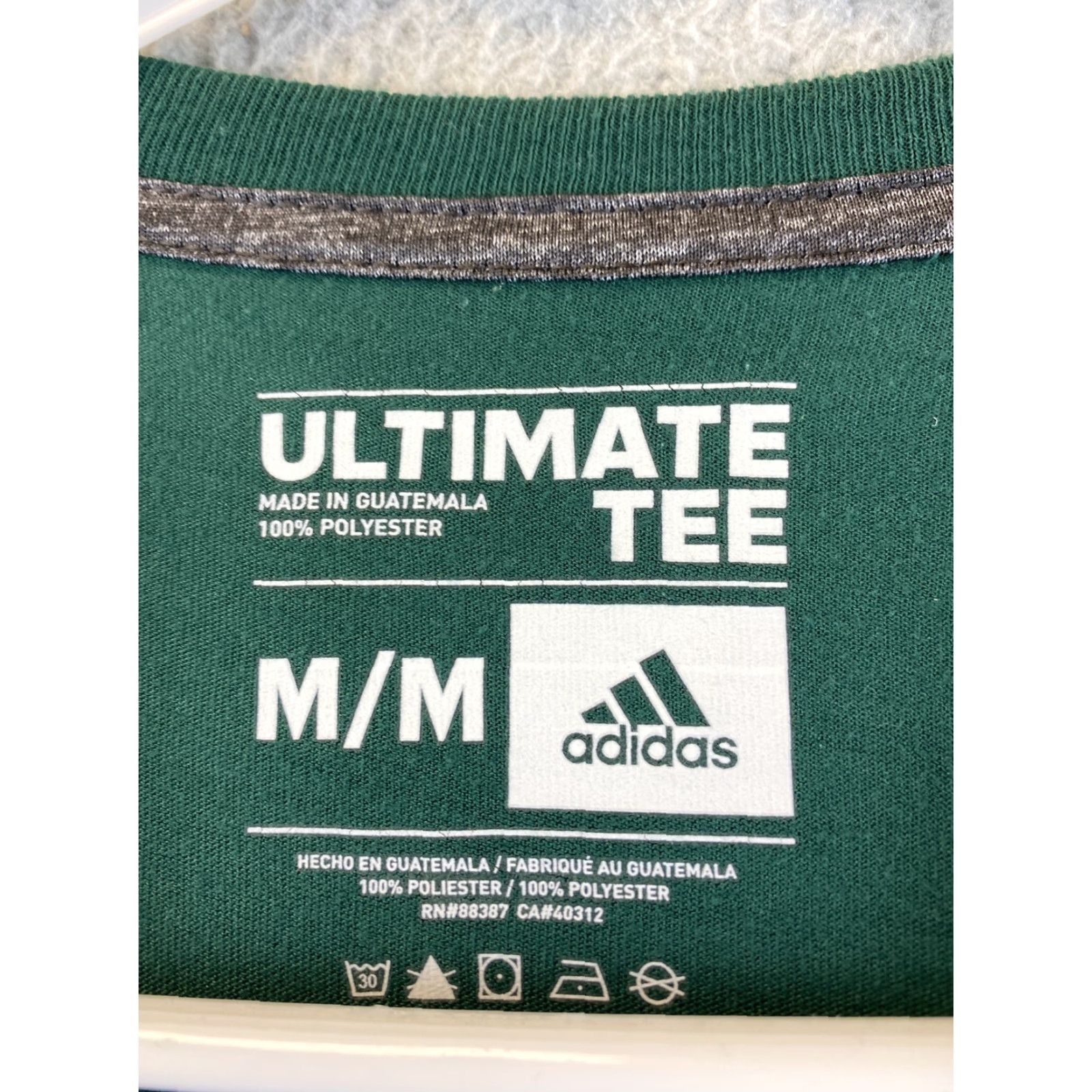 Adidas Adidas Tee Short Sleeve Badge of Sport Tee Men M Green 87-47 Size US 31 - 3 Thumbnail