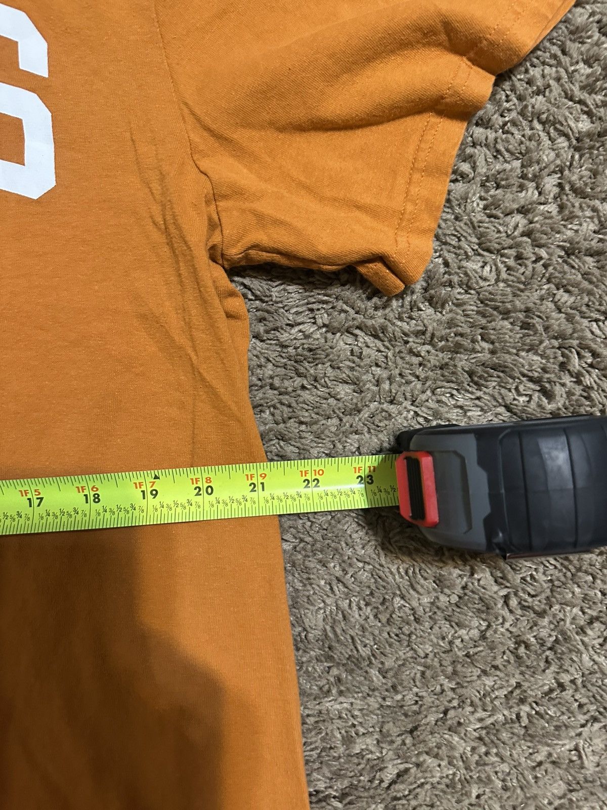 NCAA Vintage Texas Longhorns “big logo” shirt 00s size large Size US L / EU 52-54 / 3 - 5 Thumbnail