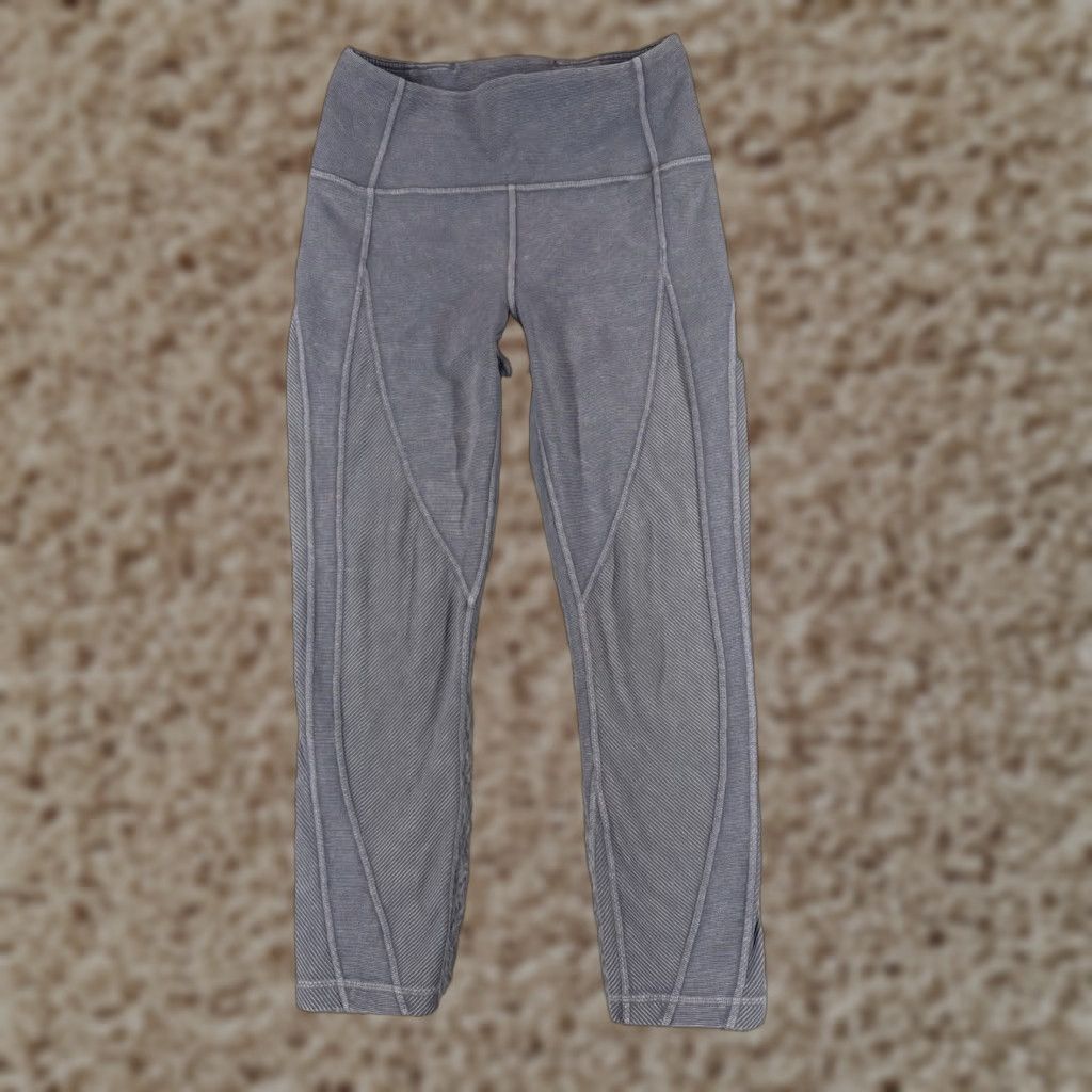 Lululemon Lululemon Wunder Under Crop 23" Blue Pants Women 6 Size 28" / US 6 / IT 42 - 1 Thumbnail