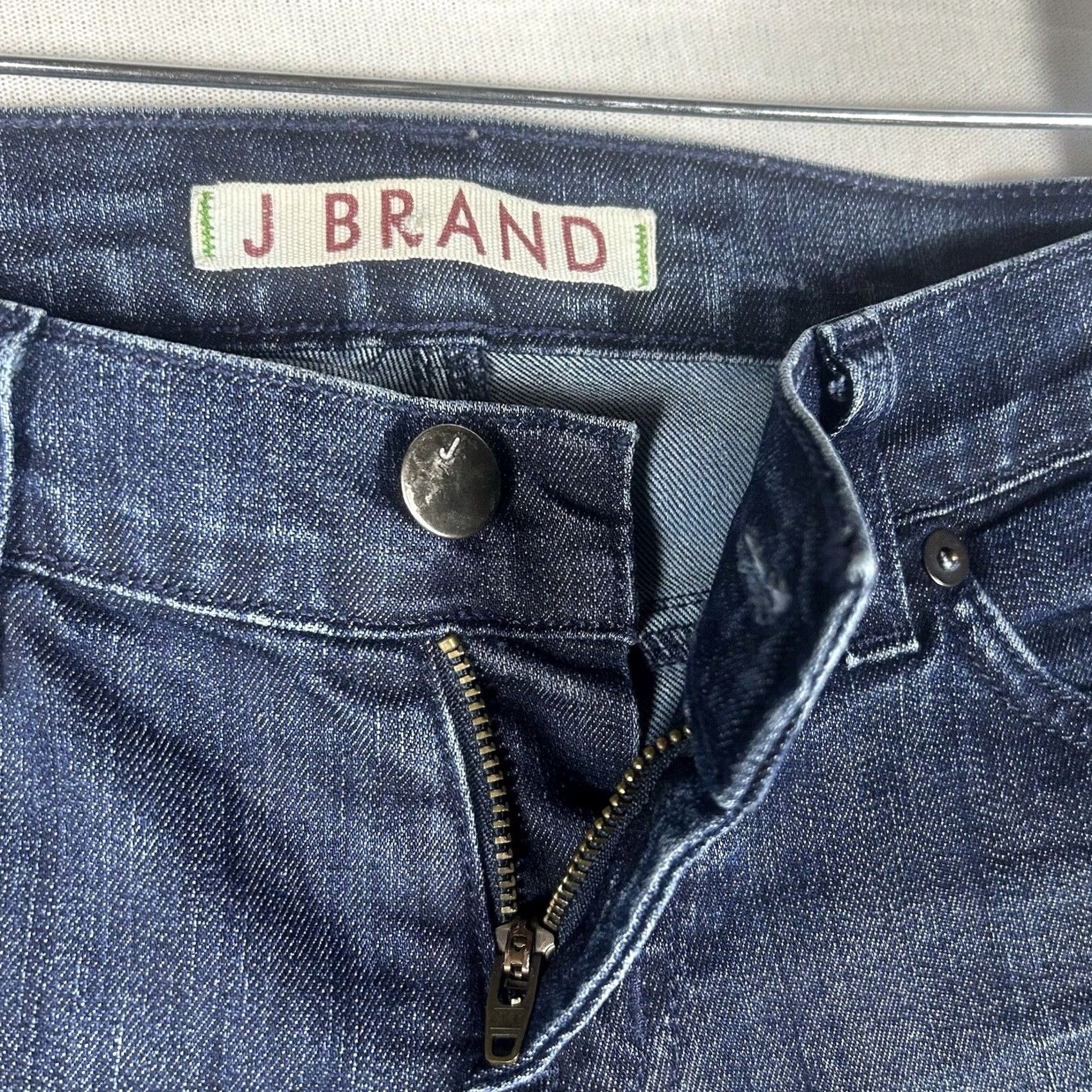 J Brand J Brand Blue Denim Jeans Womens Size 26 Medium Wash Straight Leg Low Rise 5-Pocket Denim Pocket Type Regular Women Mens Girls Size 26" / US 2 / IT 38 - 3 Thumbnail
