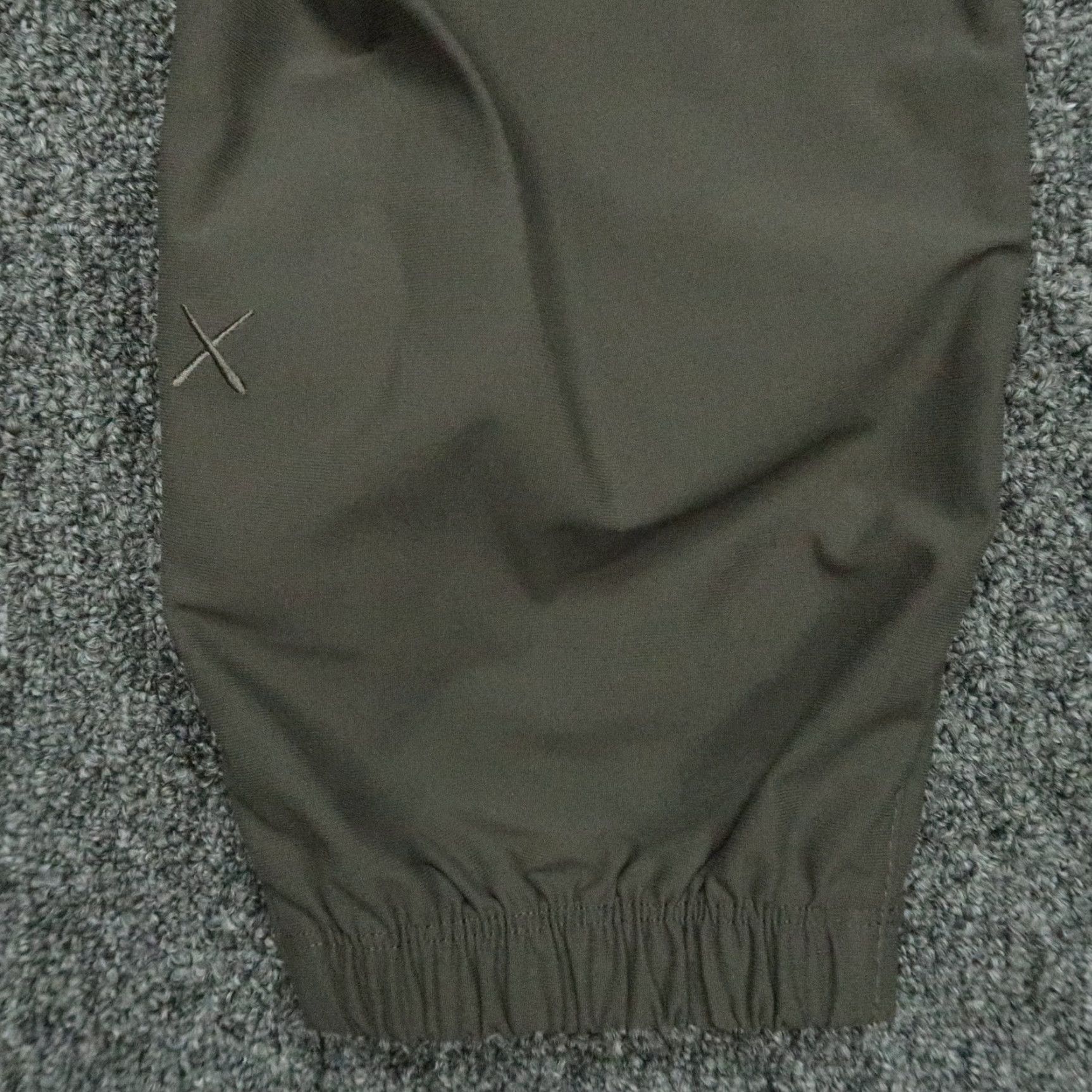 UES Clothing Cuts Clothing Mens Medium AOJogger Performance Stretch Elastic Cuff Pants Size US 31 - 5 Thumbnail