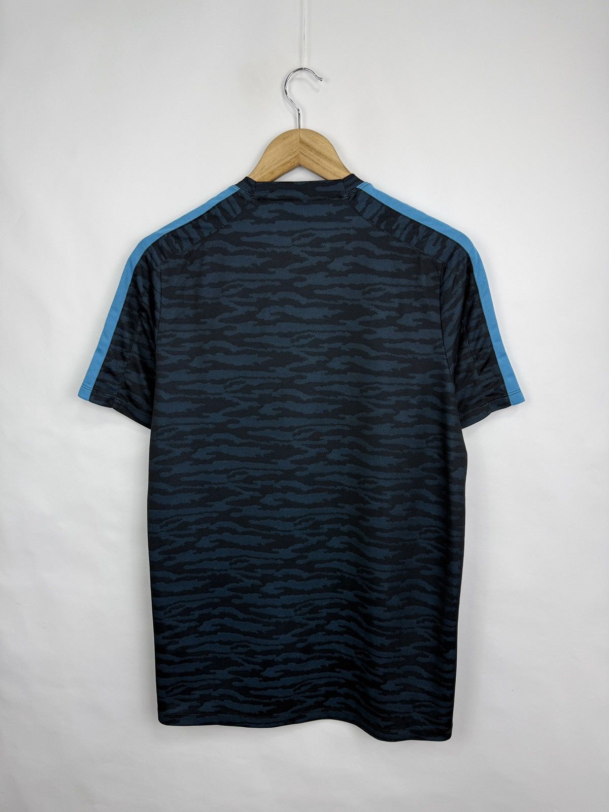 Nike 🇪🇸 2015/2016 Nike F. C. Barcelona Training Soccer Jersey Size US L / EU 52-54 / 3 - 10 Thumbnail