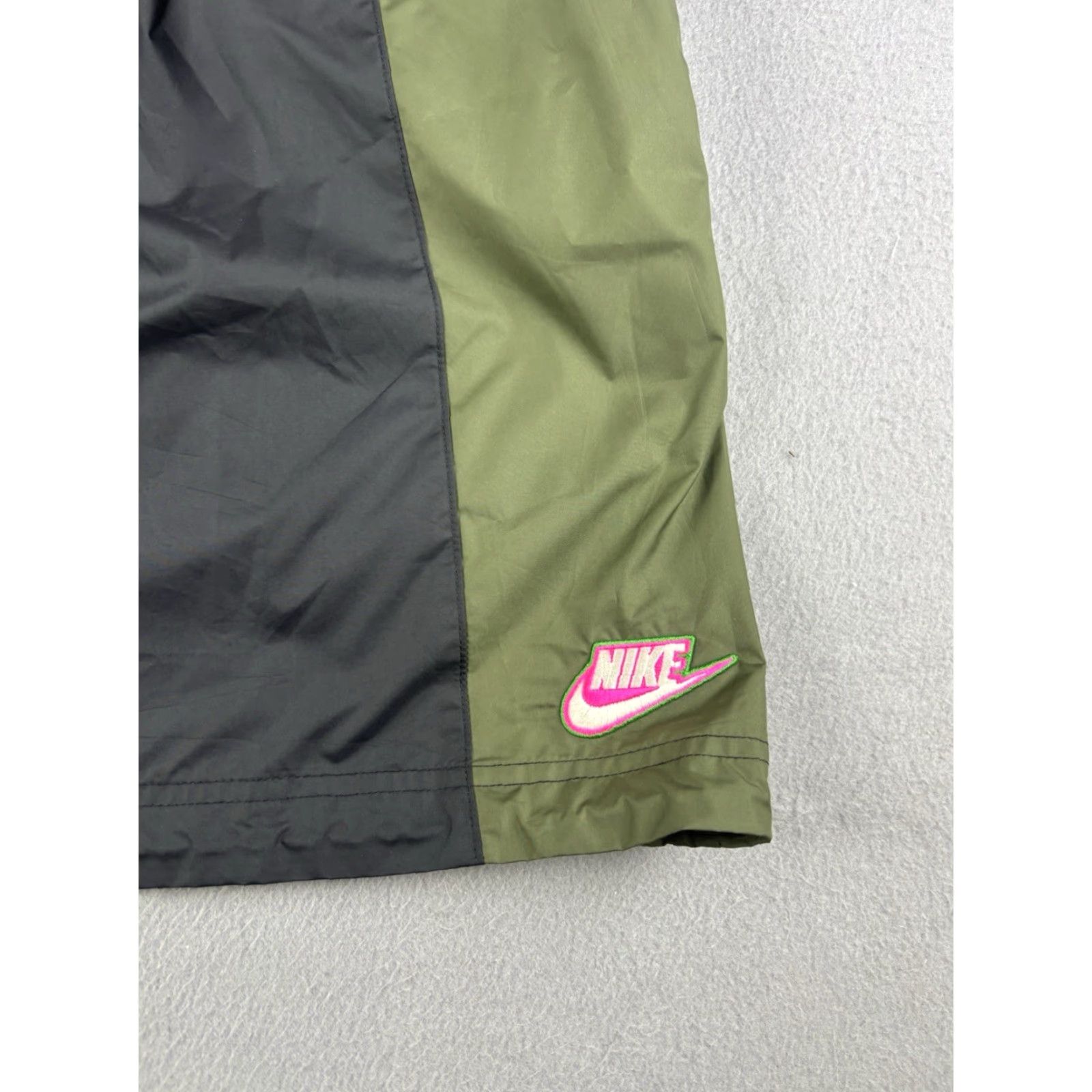 Nike Nike Icon Clash Colorblock Skirt Short Mini Women XL Color Green Drawstring Waist Pockets Logo Casual Beach Sports Outdoor Regular Size 36" / US 14 / IT 50 - 2 Thumbnail