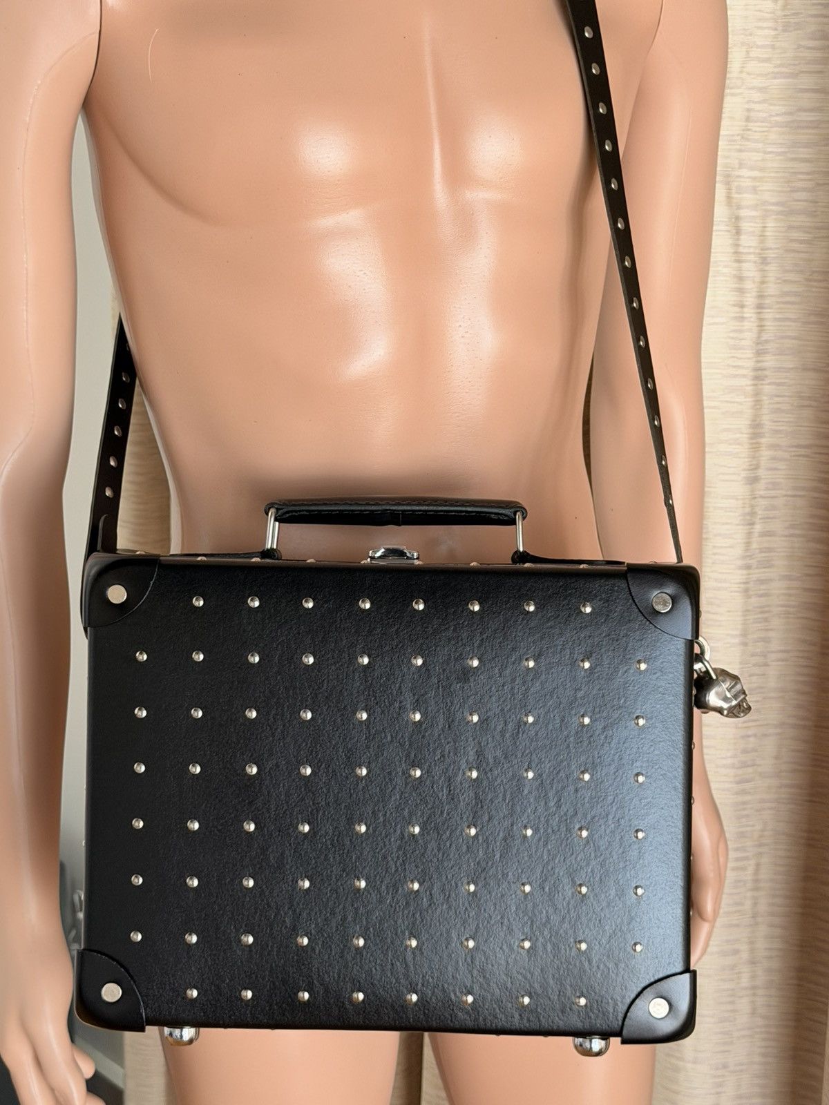Globe-Trotter Rare Alexander McQueen Globe-Trotter Studded Leather Bag Size ONE SIZE - 16 Thumbnail