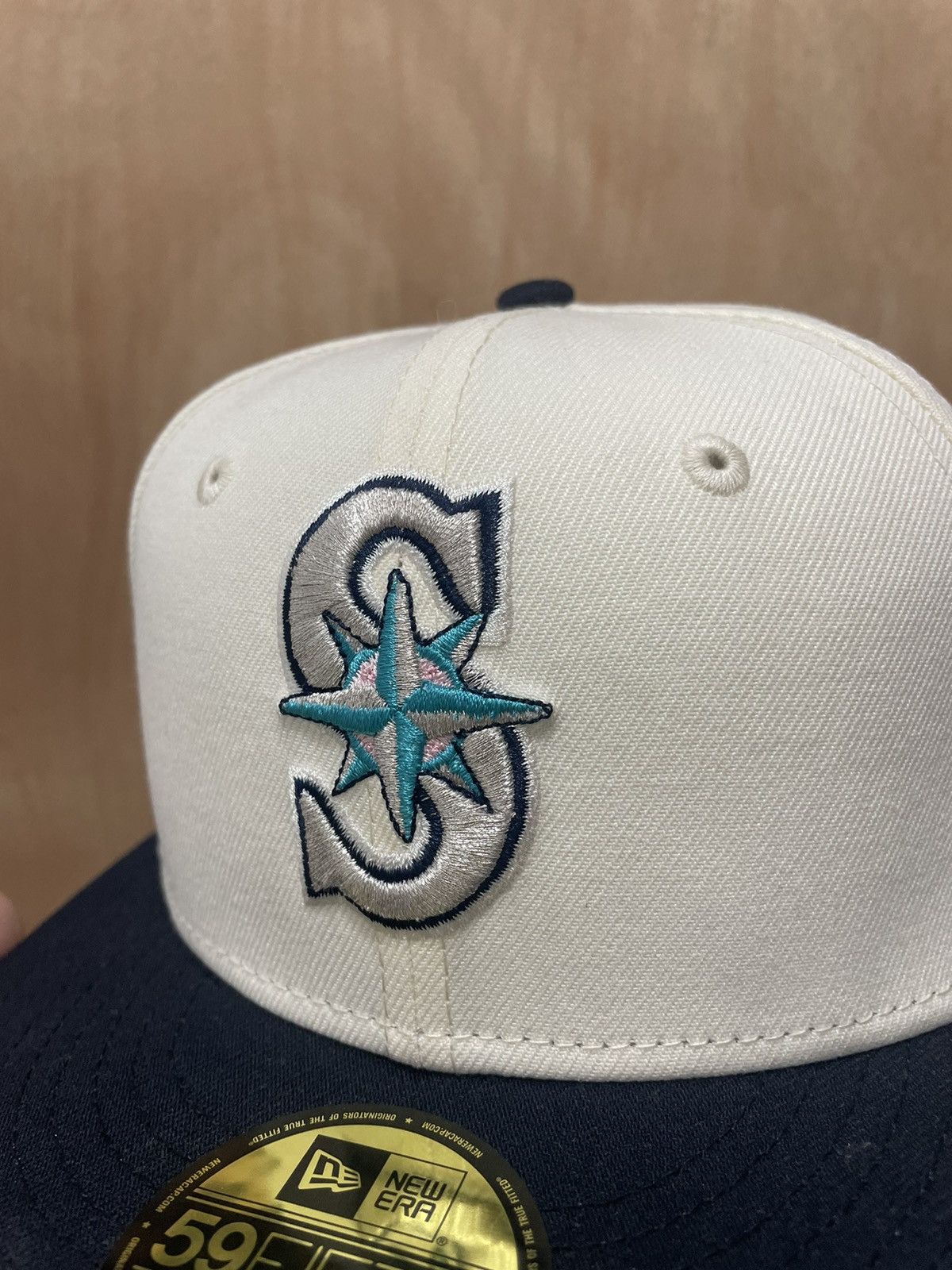 New Era Seattle Mariners Ken Griffey Jr #24 Side Patch 7 1/8 Size ONE SIZE - 3 Thumbnail