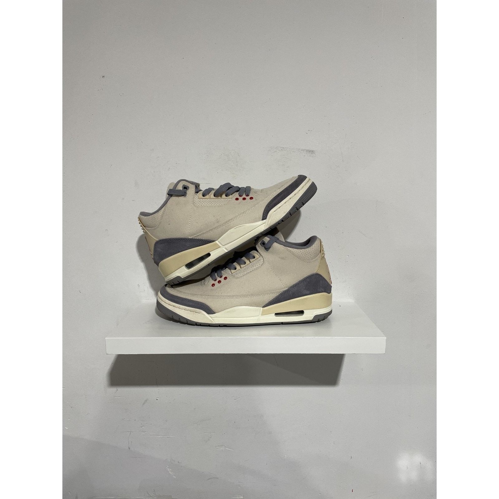 Jordan Brand JORDAN 3 MUSLIN SIZE 9 PREOWNED Size US 9 / EU 42 - 1 Thumbnail