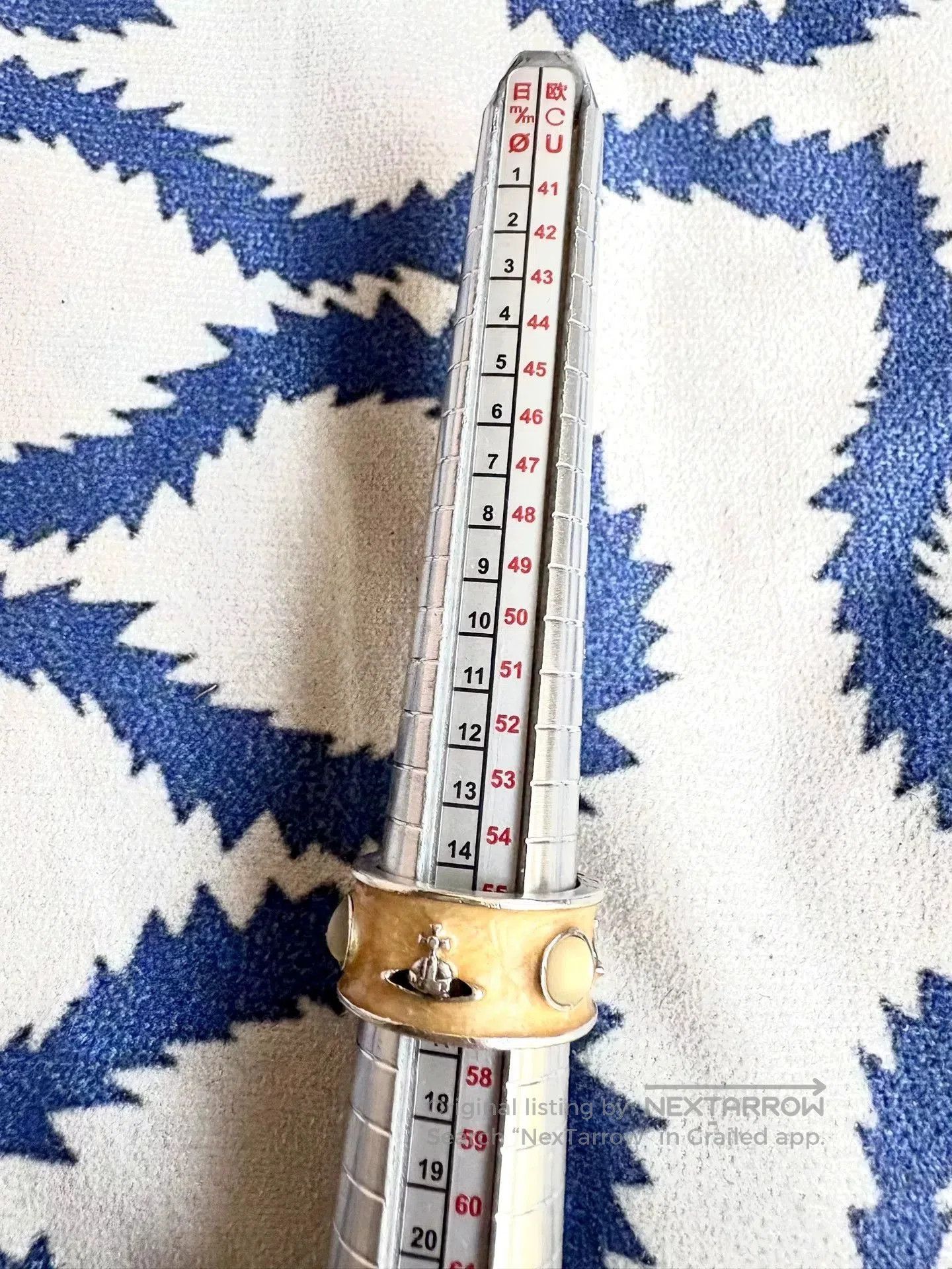 Vivienne Westwood vivienne westwood vintage king ring in beige. Size ONE SIZE - 8 Thumbnail