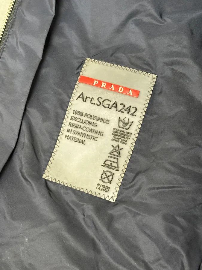 Prada SS2017 Prada Navy Logo Shoulder Patch Windbreaker Jacket Size US M / EU 48-50 / 2 - 15 Thumbnail