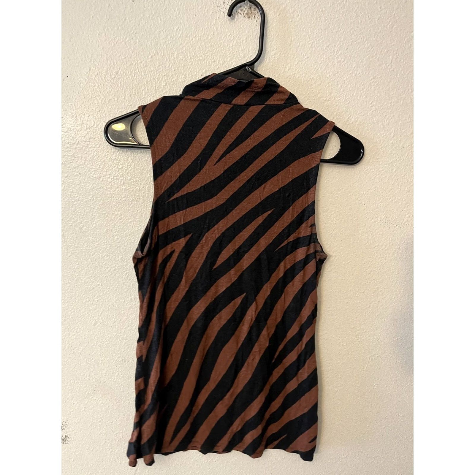Express Express MockNeck Blouse women’s Top M brown Black animal Print Sleeveless Size M / US 6-8 / IT 42-44 - 2 Thumbnail