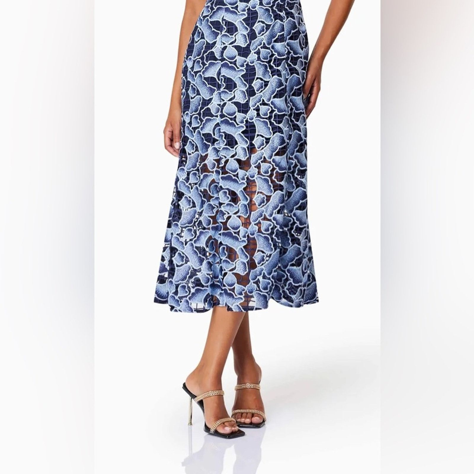 ELLIATT NWT Elliatt $300 Blue Floral Midi Skirt Size S Size 27" / US 4 / IT 40 - 3 Thumbnail