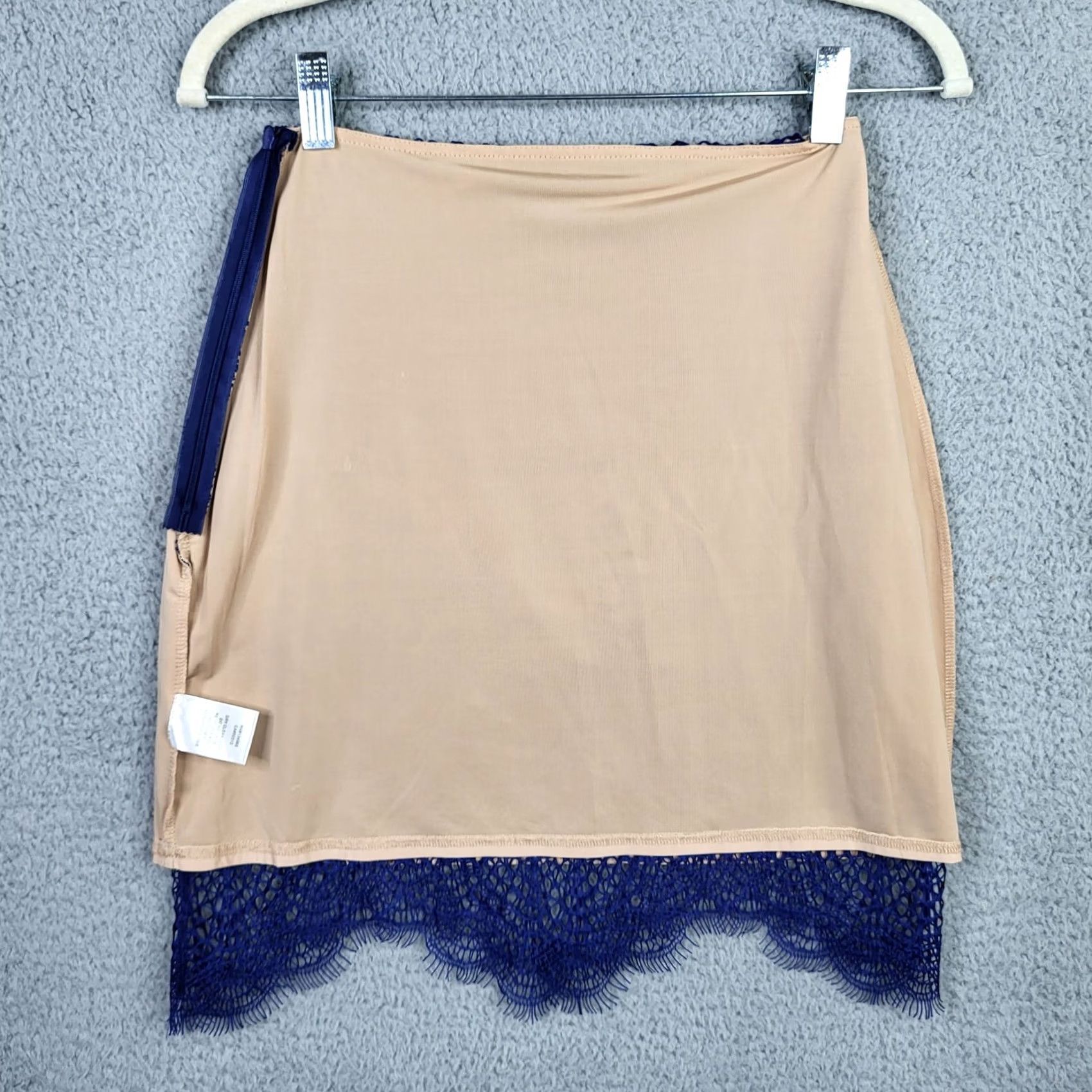 For Love & Lemons For love & lemon Women’s Mini Skirt M Blue Floral Crochet Lined Short Fashion Casual Party/Cocktail Womens Size 32" / US 10 / IT 46 - 6 Thumbnail