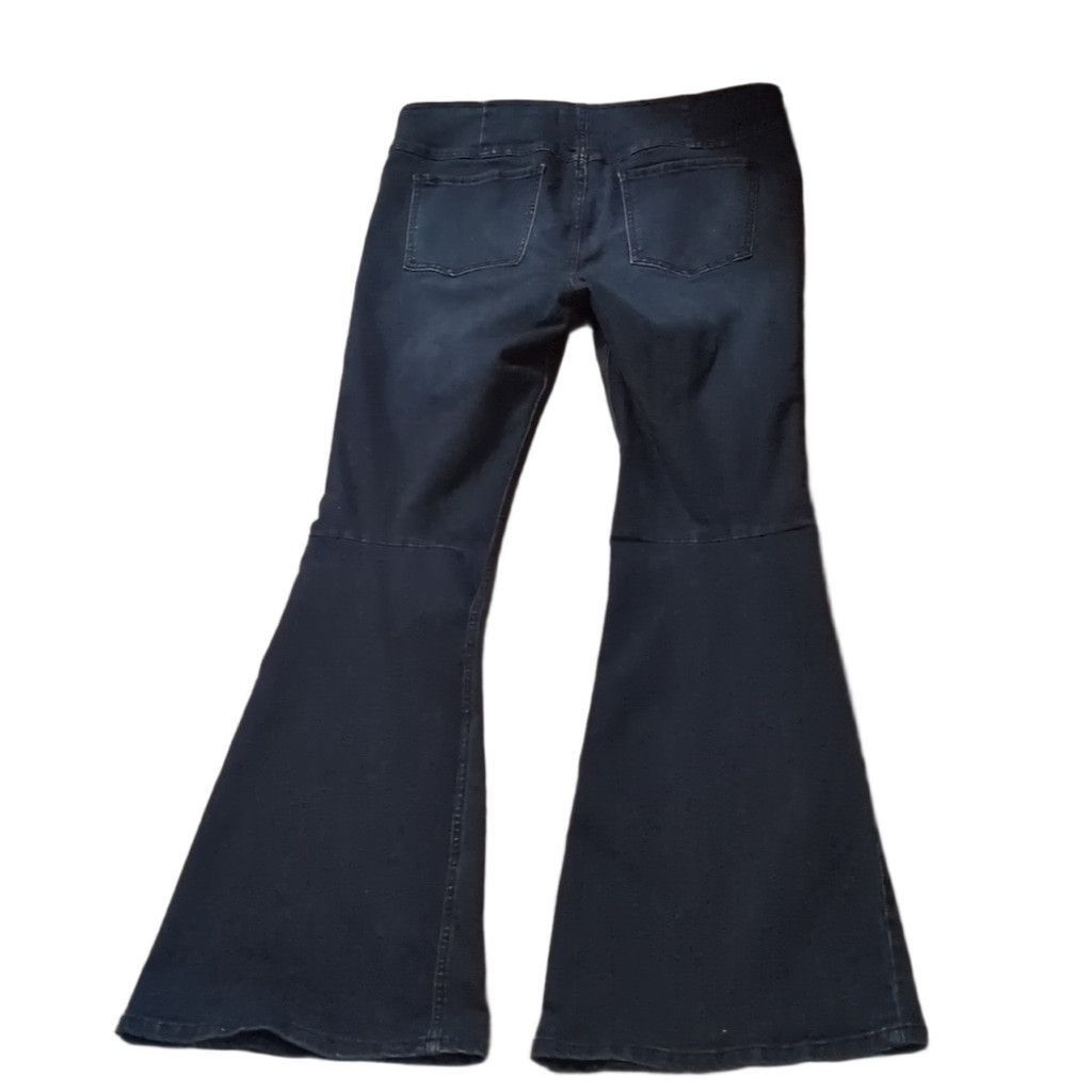 Free People Free People Bell Bottom Flare Pull On Jeans Size 32 Size 32" / US 10 / IT 46 - 8 Thumbnail