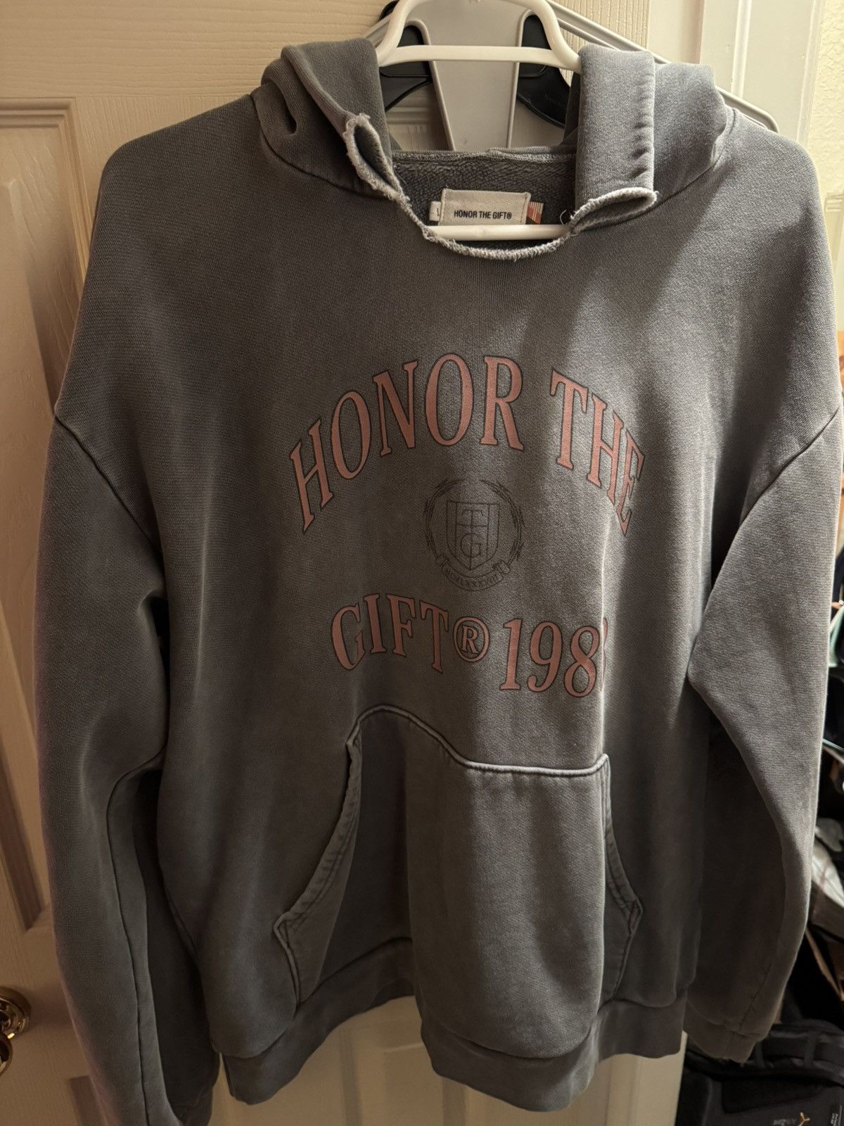 Honor the Gift Honor the Gift faded crest heavyweight hoodie Size US L / EU 52-54 / 3 - 3 Thumbnail