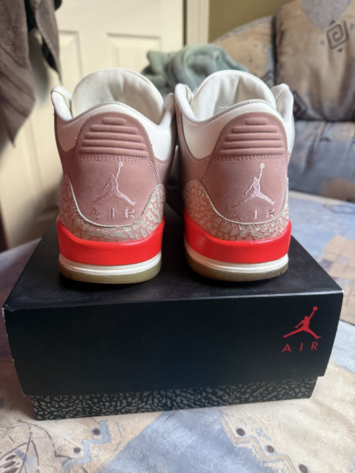 Jordan Brand WMNS Air Jordan 3 Retro Rust Pink size 12W 10.5M Size US 10.5 / EU 43-44 - 4 Thumbnail
