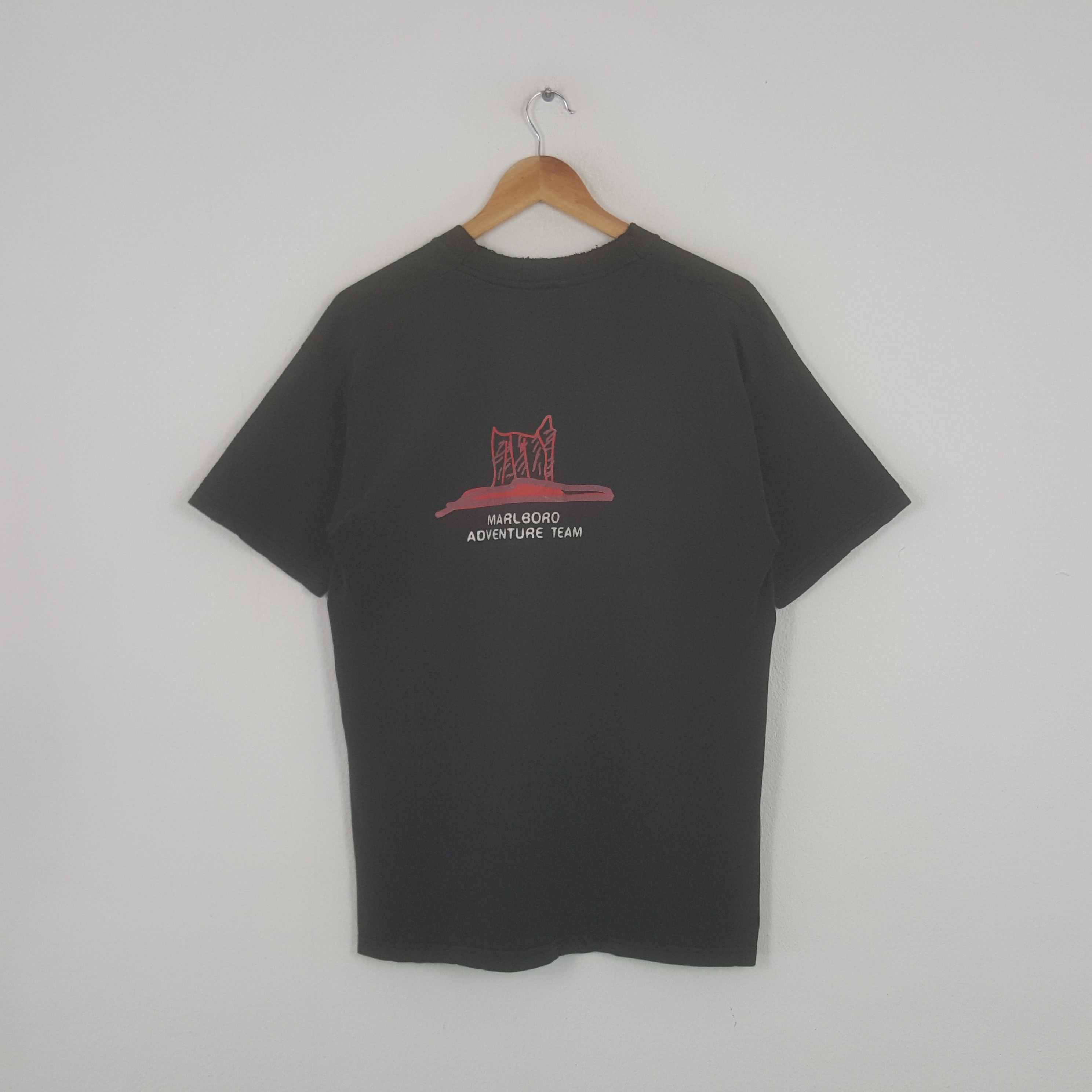Marlboro × Vintage Vintage Marlboro Adventure Team Promo Distressed Tshirt Size US L / EU 52-54 / 3 - 1 Thumbnail
