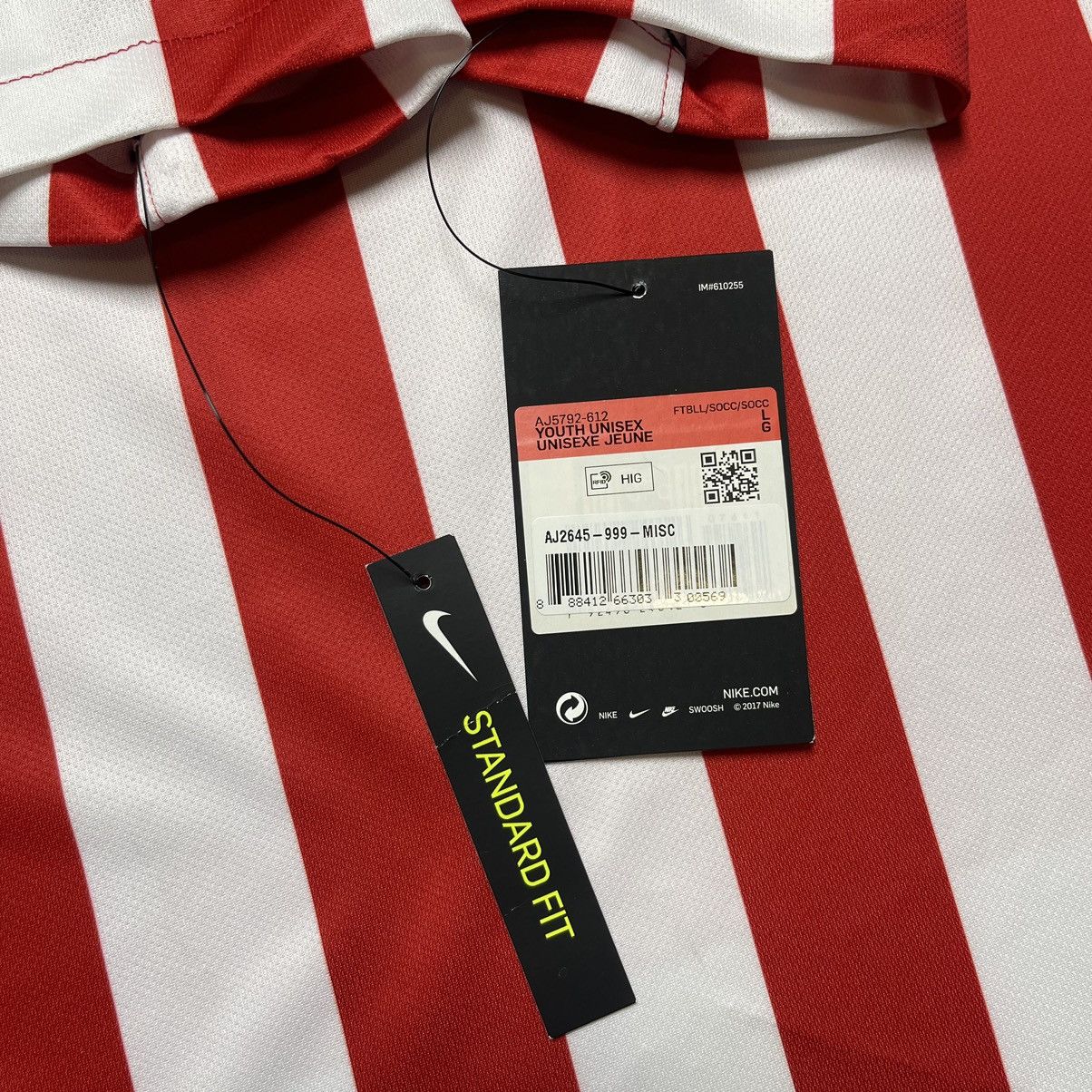 Nike × Vintage YOUTH SIZE ATLETICO MADRID NIKE 2019/2020 SOCCER HOME JERSEY Size US XXS / EU 40 - 9 Thumbnail