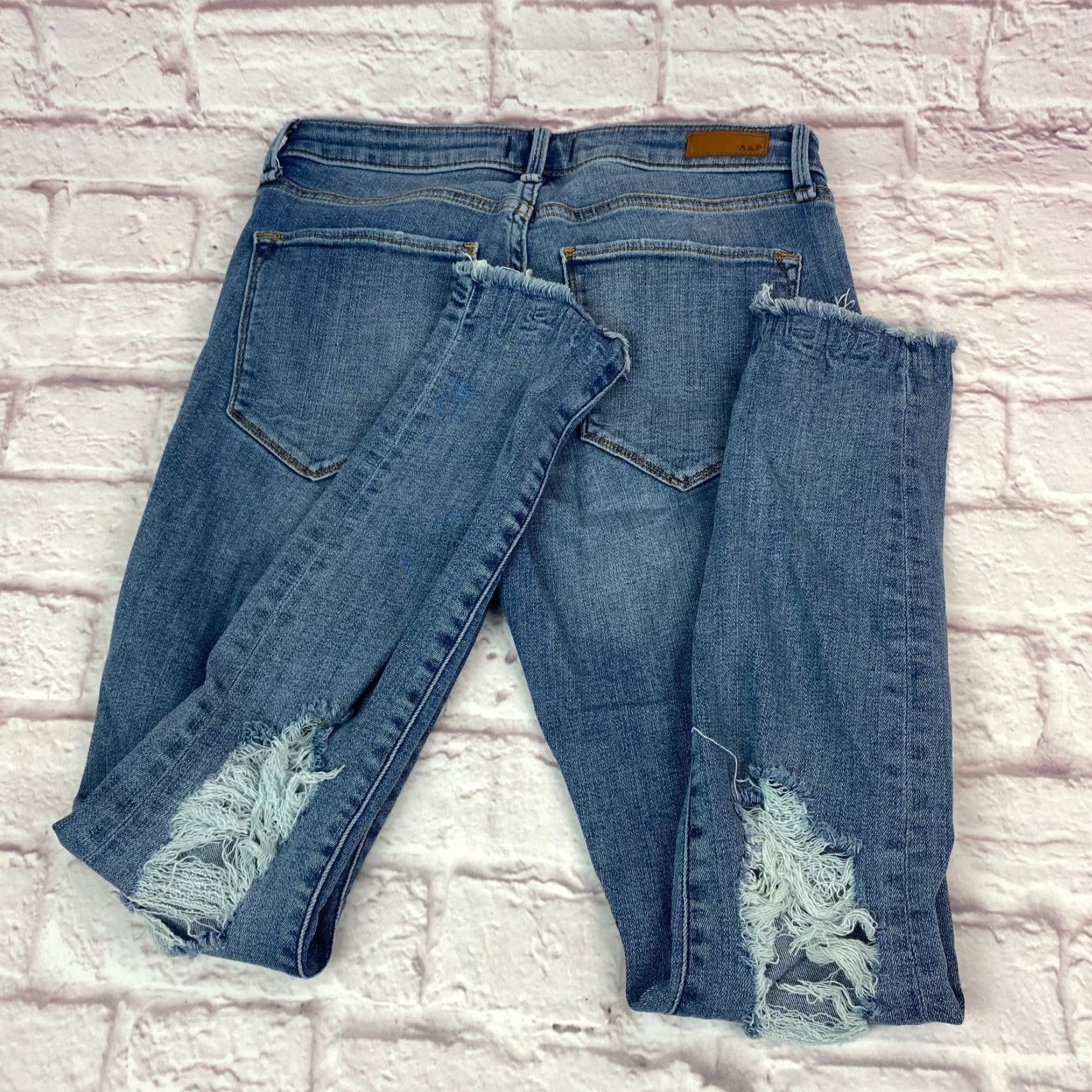 Abercrombie & Fitch VINTAGE Abercrombie & Fitch Junior Womens Super Skinny Size 28 Short Mid-Rise Distressed Jeans 90s Womens Size 28" / US 6 / IT 42 - 3 Thumbnail