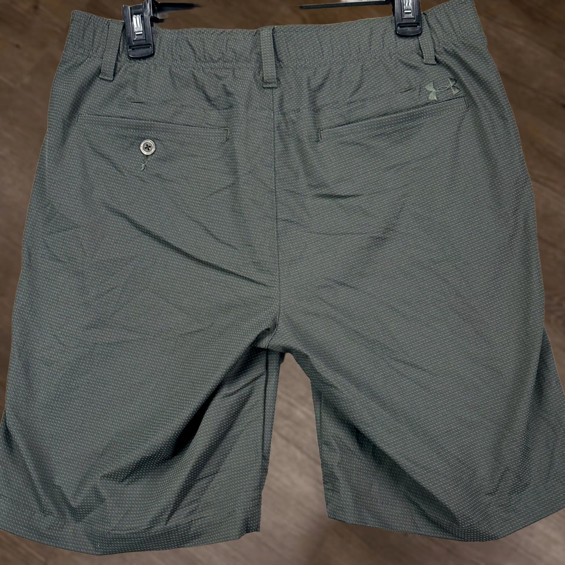 Under Armour Under Armour Shorts Chino Golf Mens 34 Dark Green Performance Stretch Flat Front Regular Inseam 7.5 in Retro Geometric Pockets Mens Clothing Size US 36 / EU 52 - 1 Thumbnail