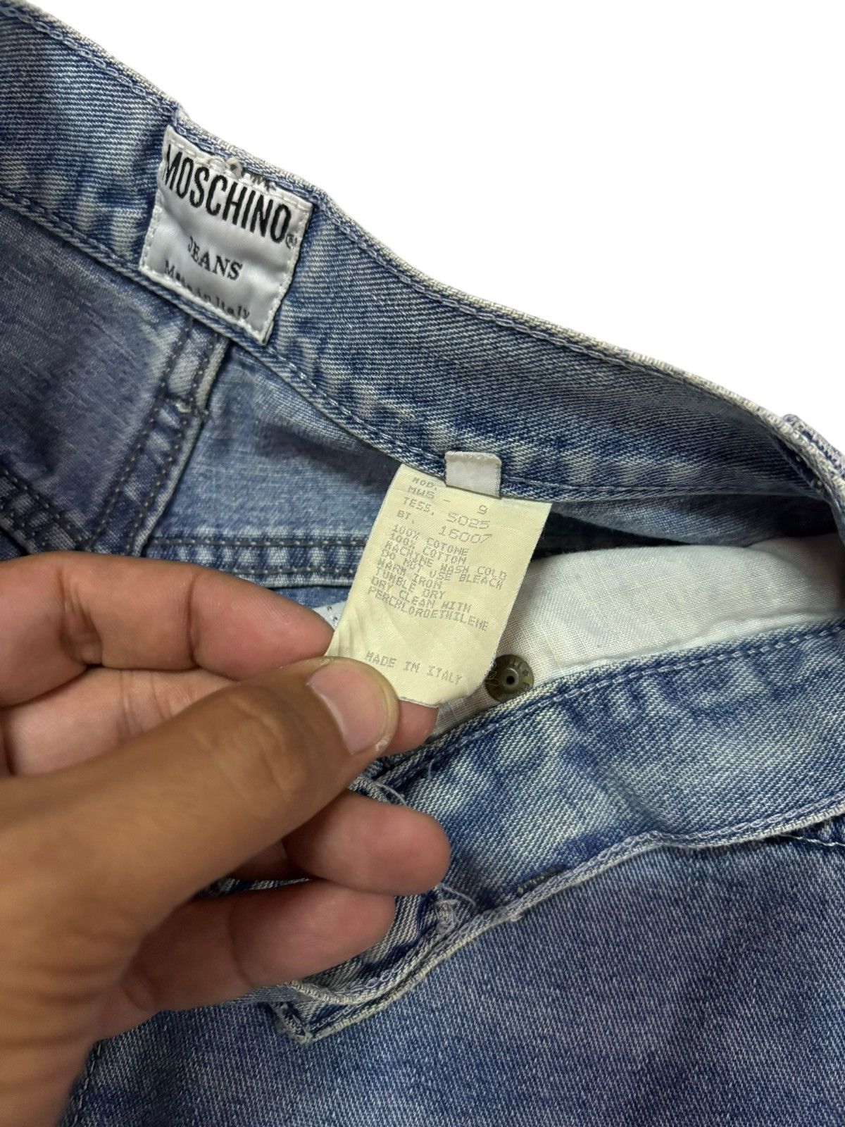 Moschino Vtg Moschino Italy High Waist Blue Wash Distressed Jeans Size 28" / US 6 / IT 42 - 10 Thumbnail