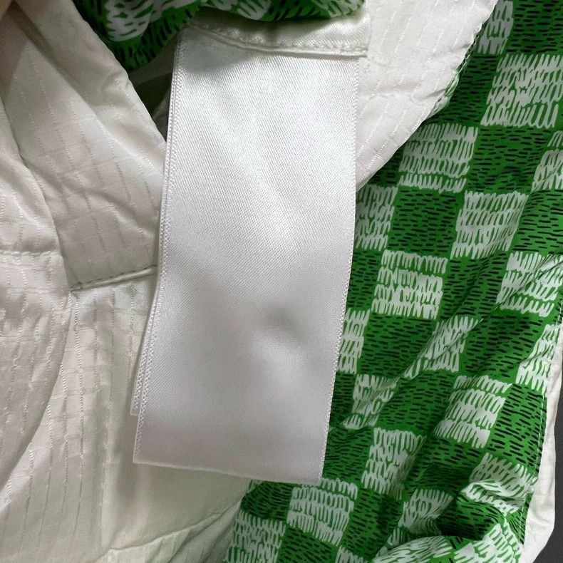 Louis Vuitton Louis Vuitton White and green plaid down vest Size XXS / US 00 / IT 34 - 4 Thumbnail