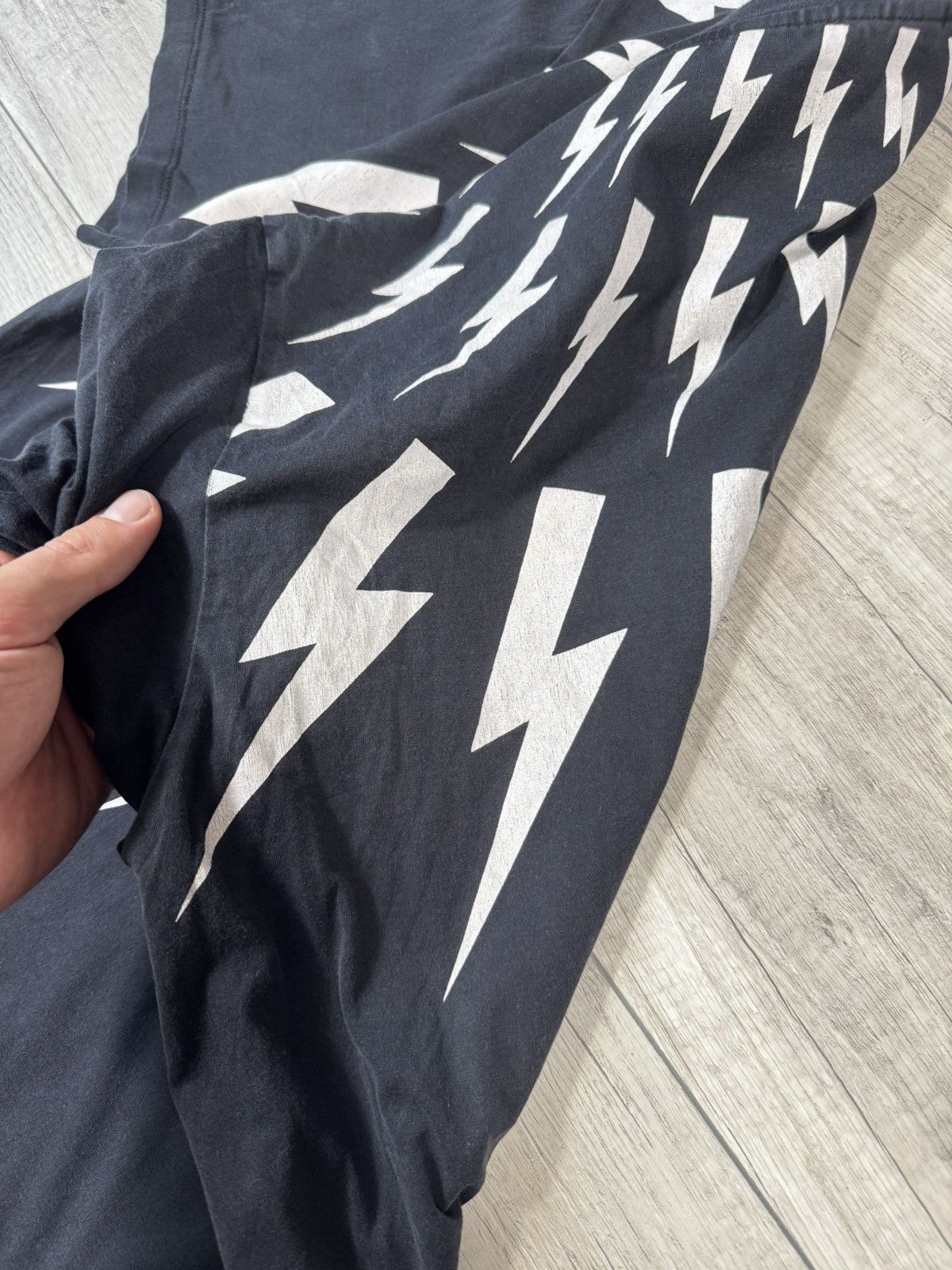 Neil Barrett Neil Barrett Thunderbolt Faded T-Shirt Size US L / EU 52-54 / 3 - 8 Thumbnail