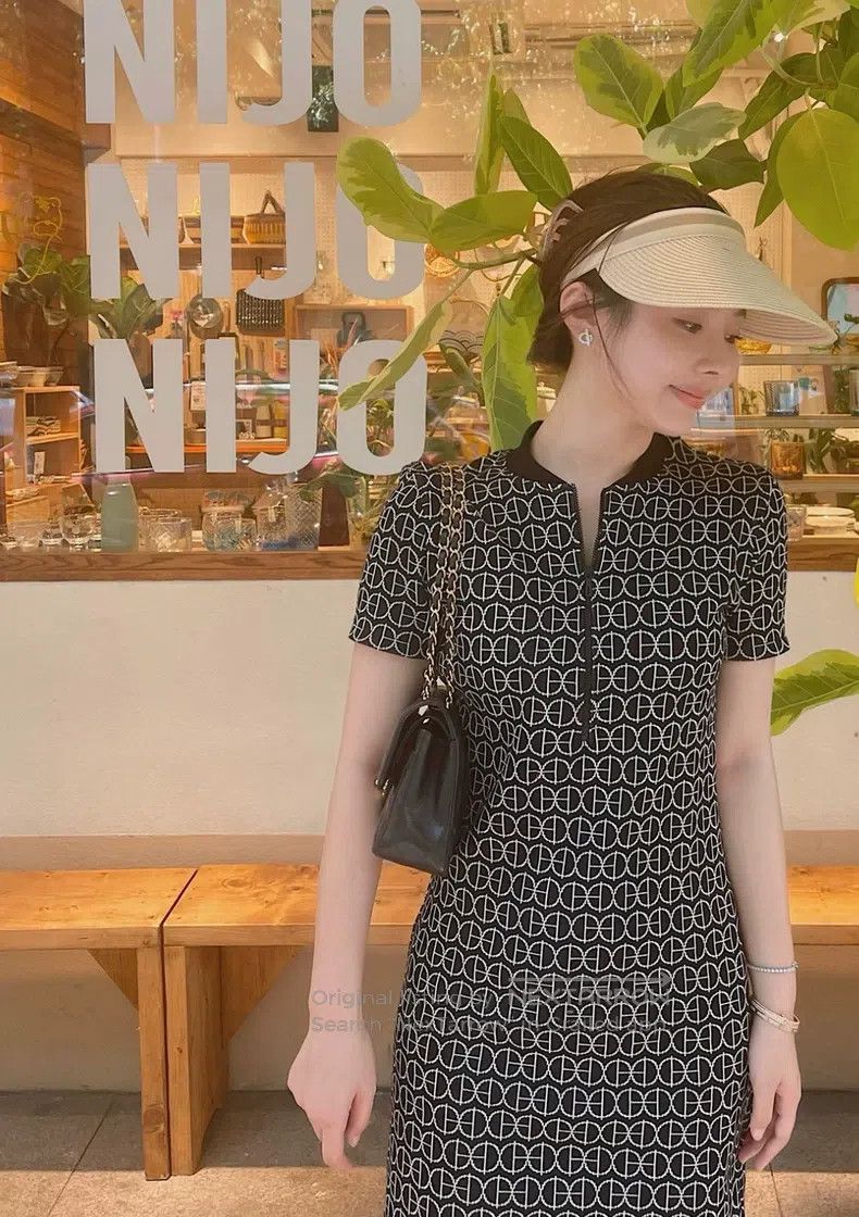 Hermes Hermes Black full-print logo short sleeve dress, classic z Size XXS / US 00 / IT 34 - 1 Thumbnail