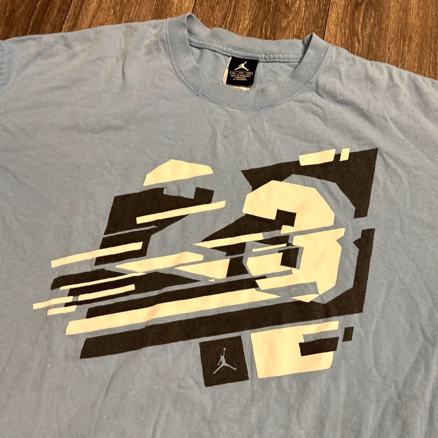 Jordan Brand VINTAGE Air Jordan T-Shirt 2XL Carolina Tar Heel Blue 2000s Retro Flight Mens Size US XXL / EU 58 / 5 - 3 Thumbnail