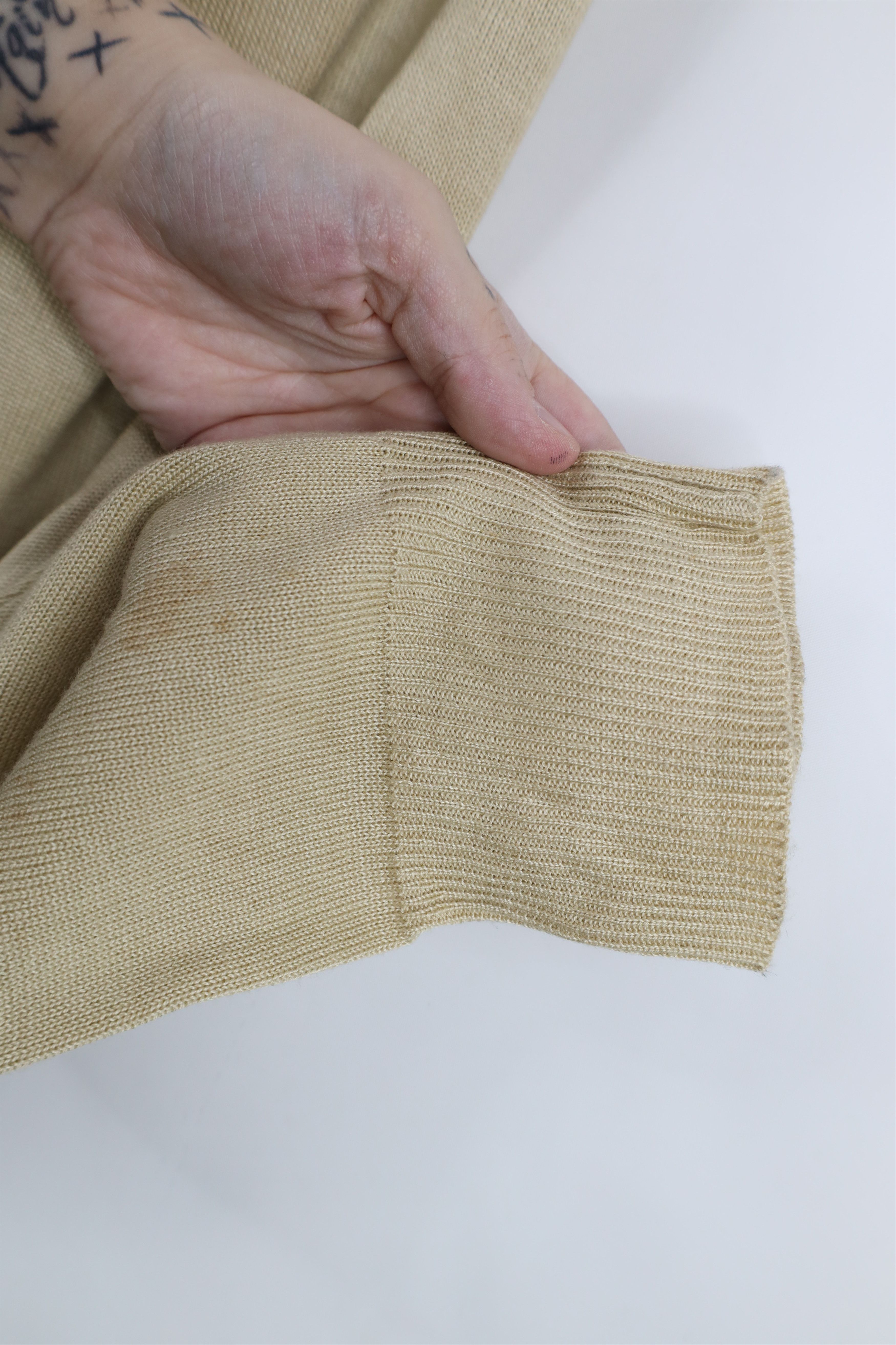 Eddie Bauer Vintage 90s Eddie Bauer Cotton Knit V-Neck Sweater Gold Size US XL / EU 56 / 4 - 8 Thumbnail
