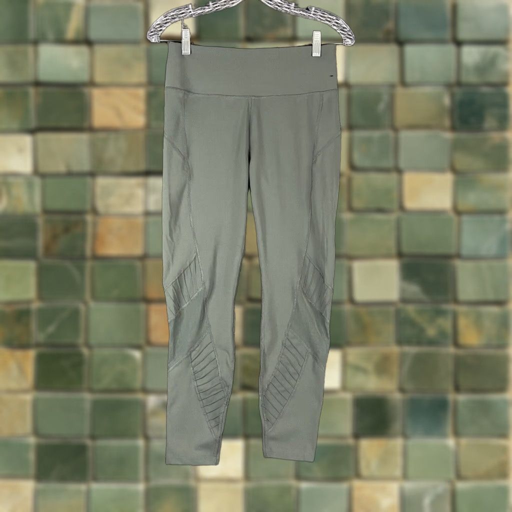 Avia Avia Green Olive Yoga Pants Women's M Athletic Activewear Size 32" / US 10 / IT 46 - 1 Thumbnail