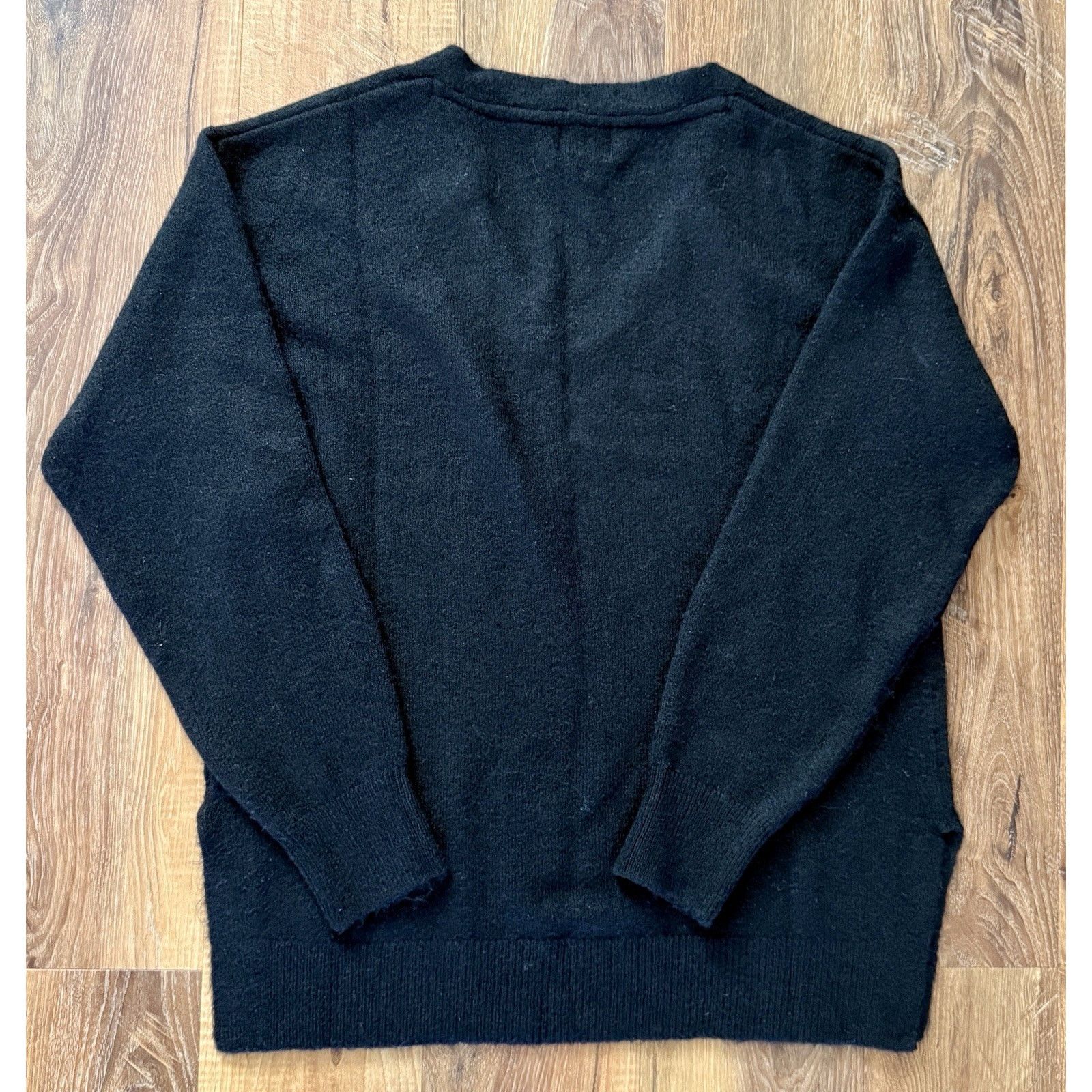 H&M H&M Sweater Womens Size XS Black V-Neck Pullover Poly, Wool Size XS / US 0-2 / IT 36-38 - 2 Thumbnail