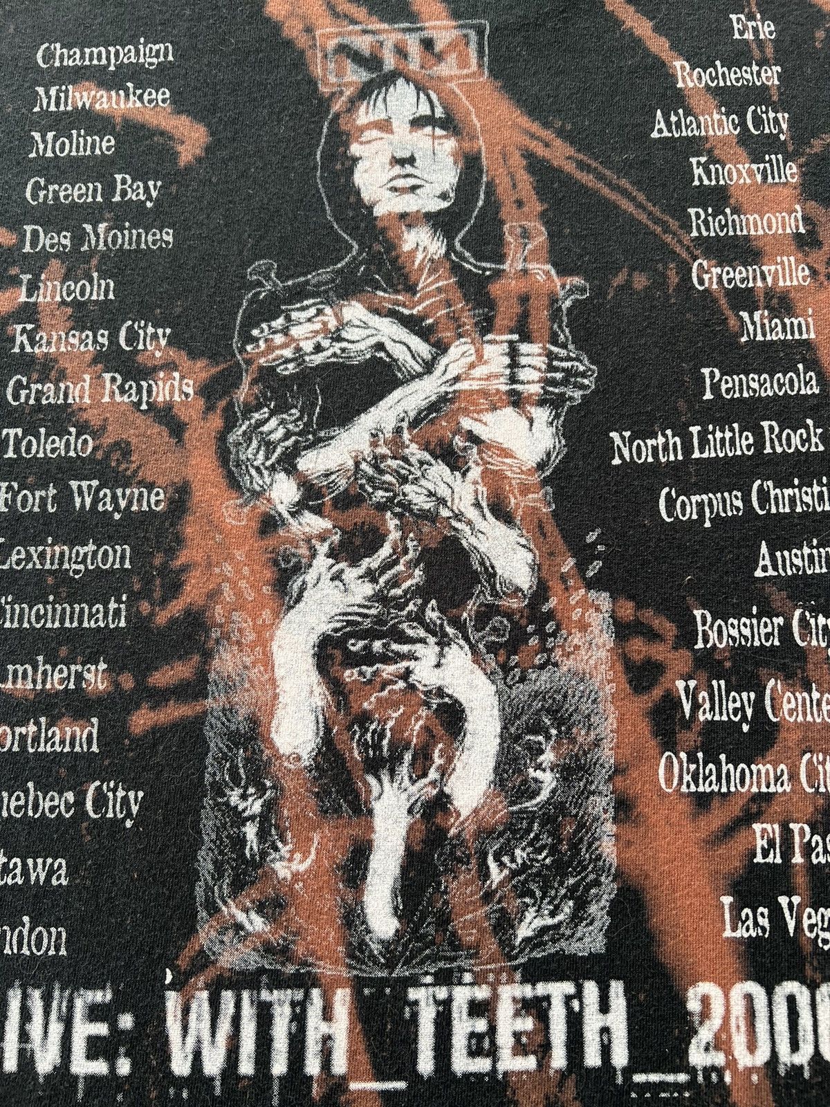 Band Tees Vintage 2006 Nine Inch Nails NIN Live With Teeth T-shirt Size US L / EU 52-54 / 3 - 15 Thumbnail