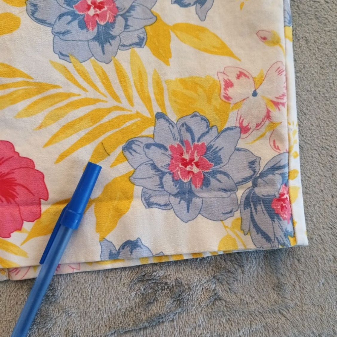 Old Navy Old Navy Skirt Women Knee Length Yellow Floral Cotton Blend 2 Slit Pencil Vintage No Mens Womens Girls Size 26" / US 2 / IT 38 - 6 Thumbnail