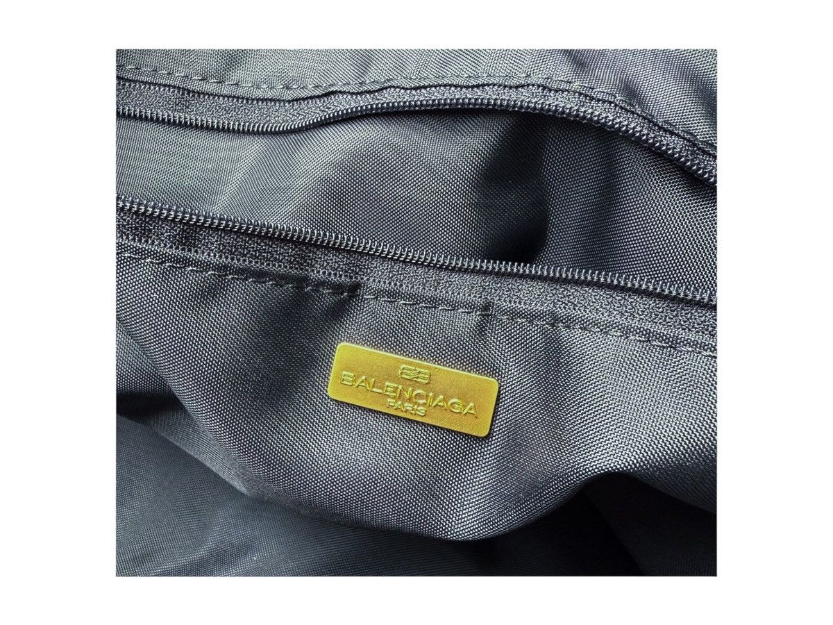 Balenciaga Vintage 90s Balenciaga BB Logo Nylon Patent Leather Handbag Size ONE SIZE - 11 Thumbnail