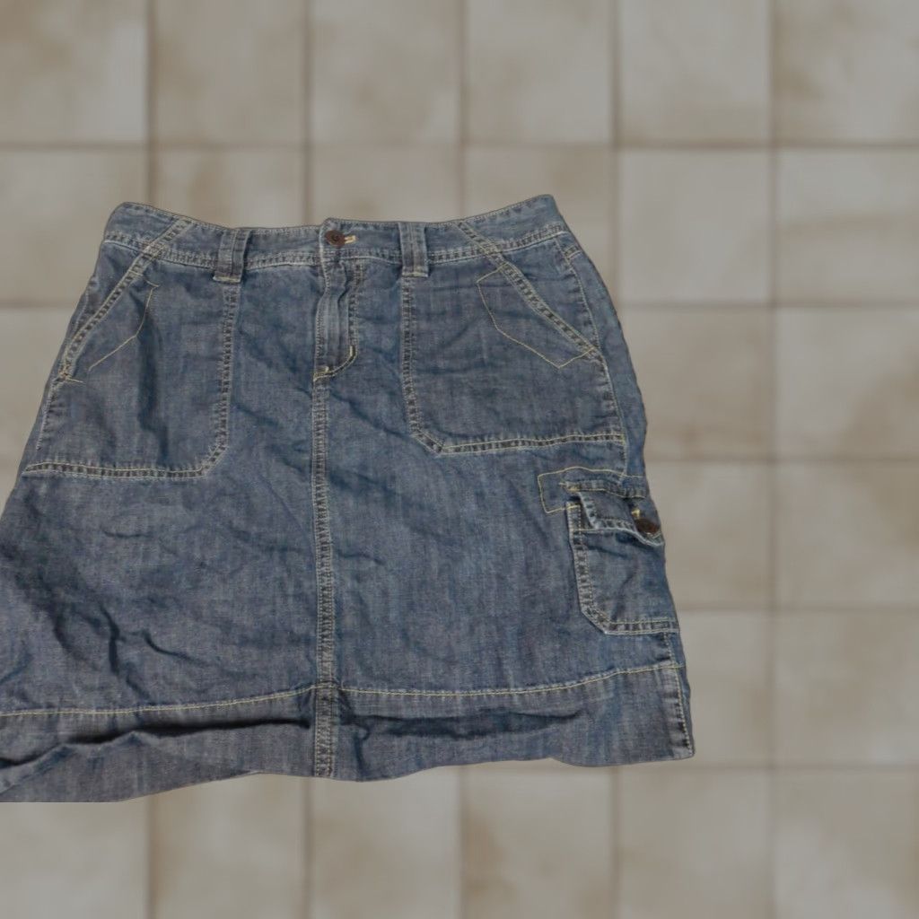 Vintage GH Bass & Co Womens Skirt A-Line Long Denim Blue 6 Regular Cotton Denim Solid Ruffle Zip Casual Designer Flower Lined Vintage No Rise Information? Size 28" / US 6 / IT 42 - 1 Thumbnail