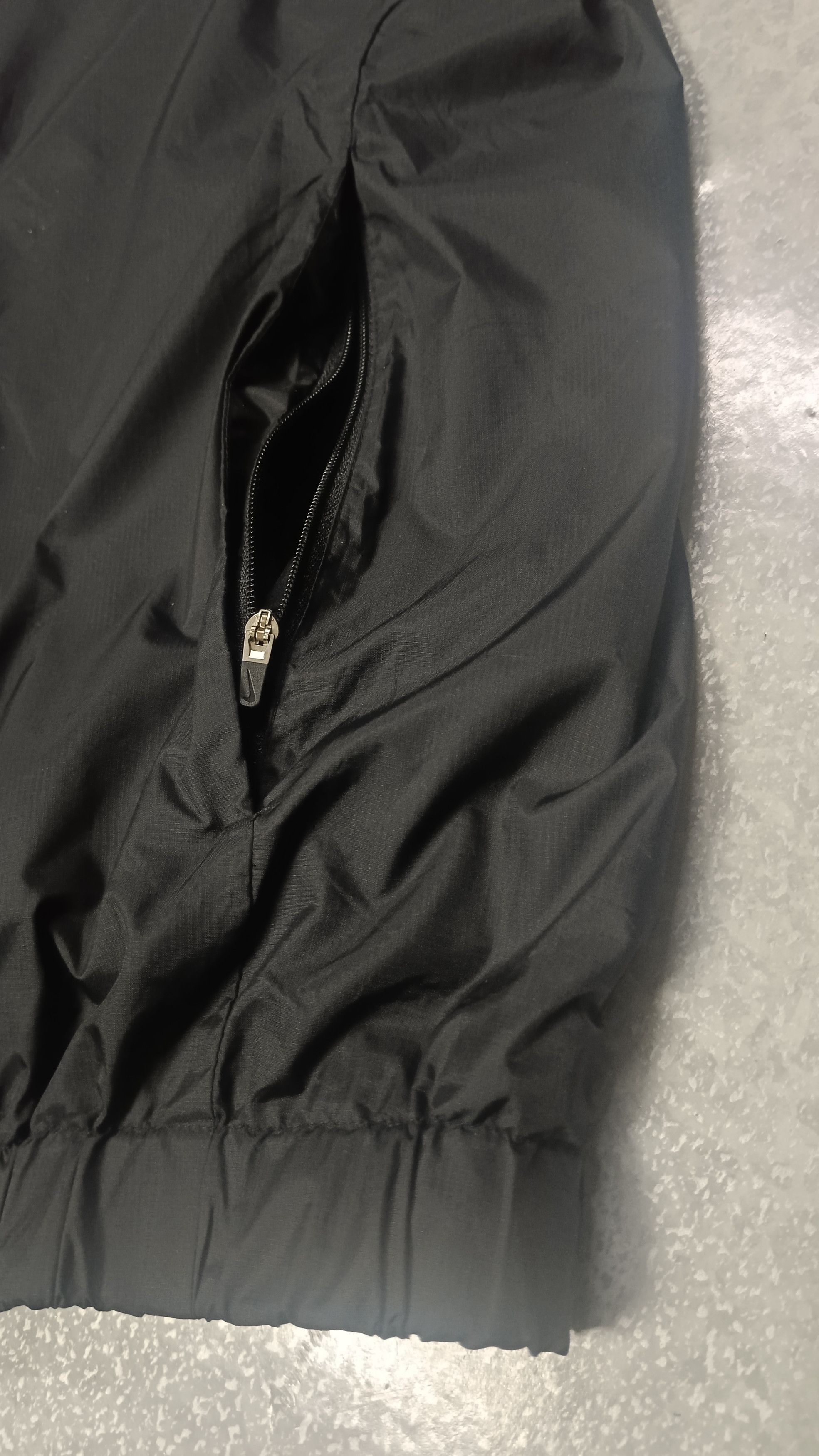 Nike Vintage Nike Golf Fit Storm Windbreaker Jacket Size US L / EU 52-54 / 3 - 10 Thumbnail