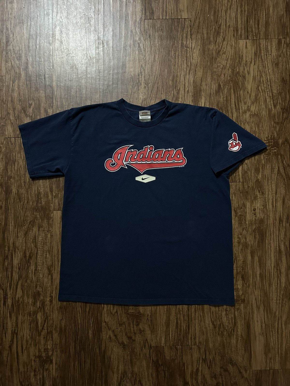 MLB × Nike Y2K 2006 Nike Cleveland Indians Navy T Shirt Size US XL / EU 56 / 4 - 1 Thumbnail